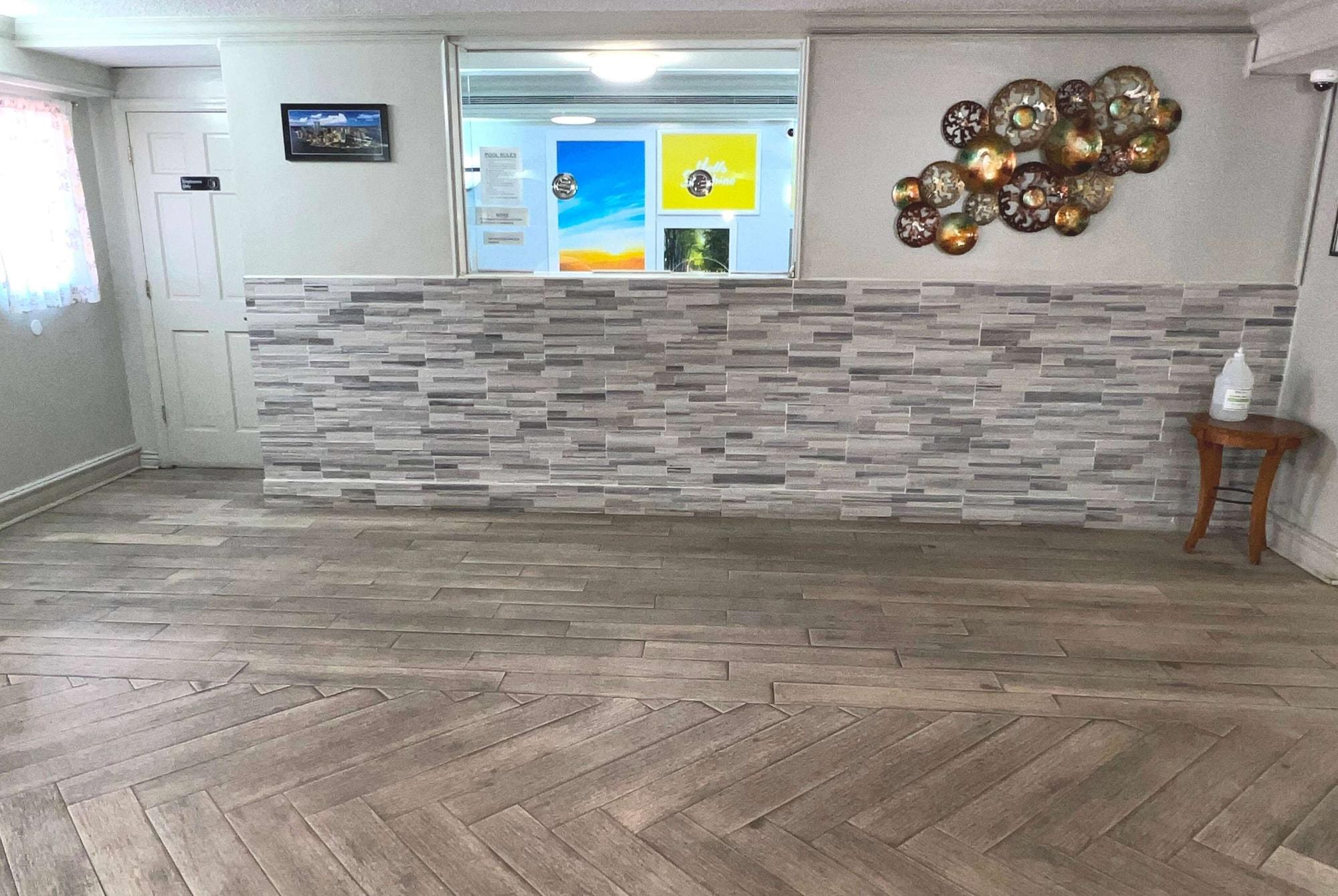 Vista Lobby Days Inn by Wyndham Birmingham/West