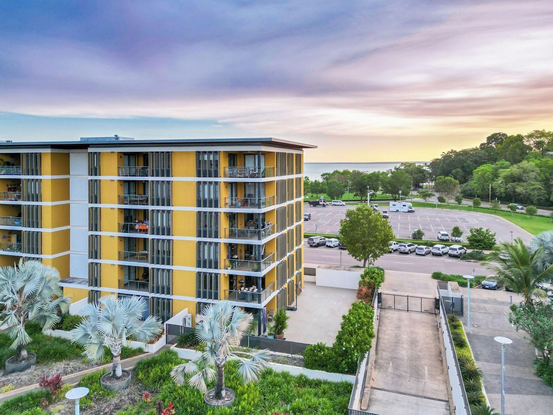 Vista Exterior Darwin Waterfront Luxury Suites