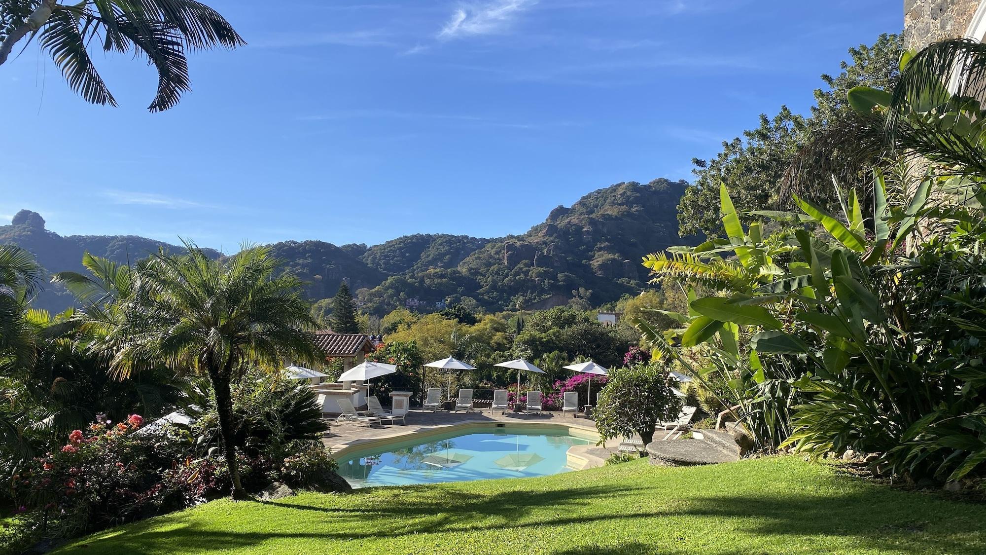 Vista Piscina Posada del Tepozteco - Hotel & Gallery