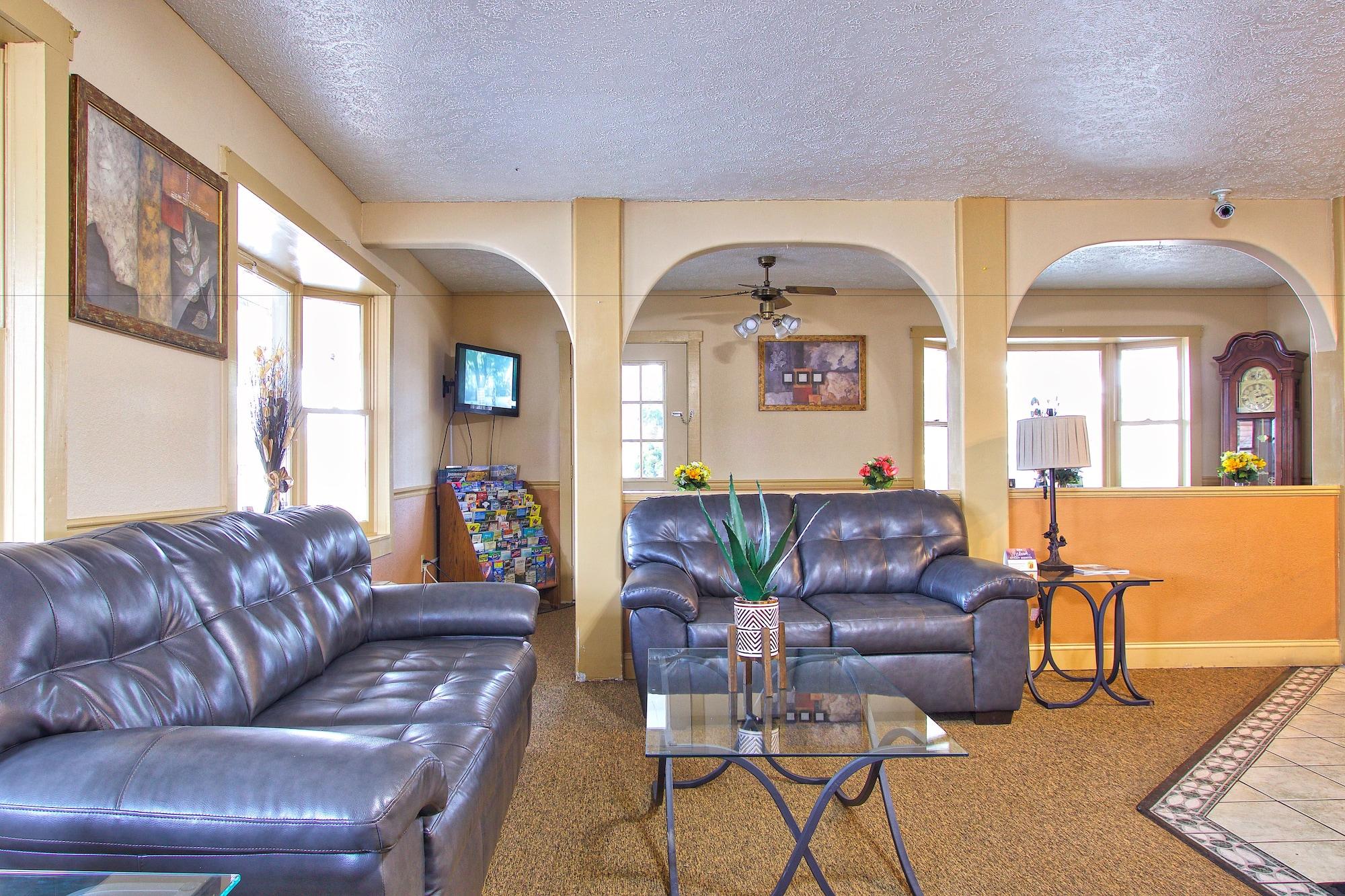 Vista Lobby Super 8 by Wyndham Christiansburg
