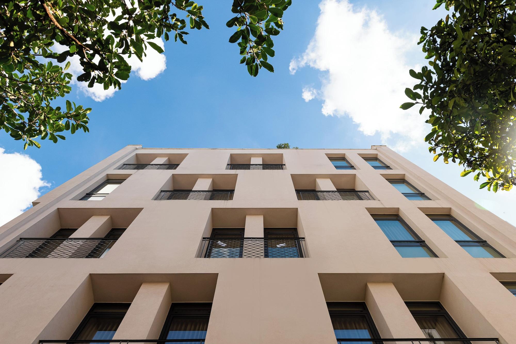 Varios Urban Nest - Suites & Apartments