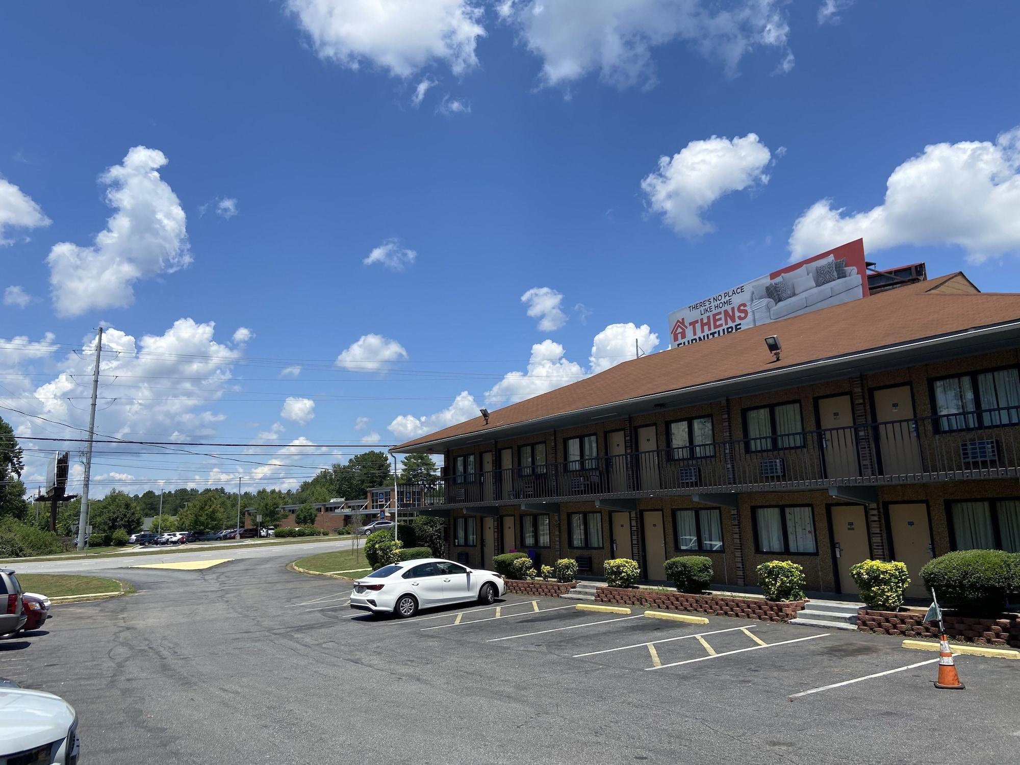 Vista Exterior Inn Between The Hedges