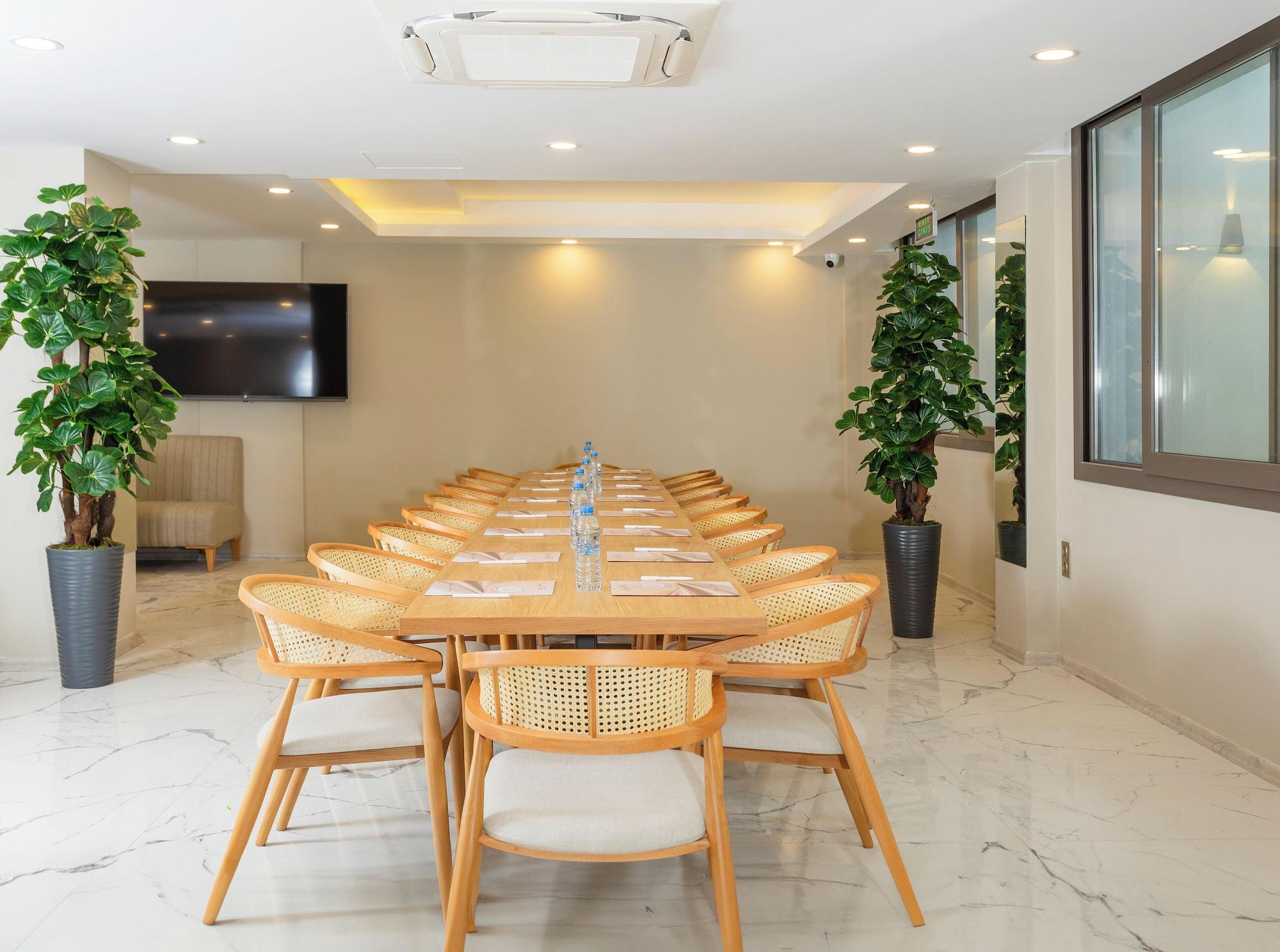 Sala de Reuniones GULLUK UNO ELEGANCE OTEL