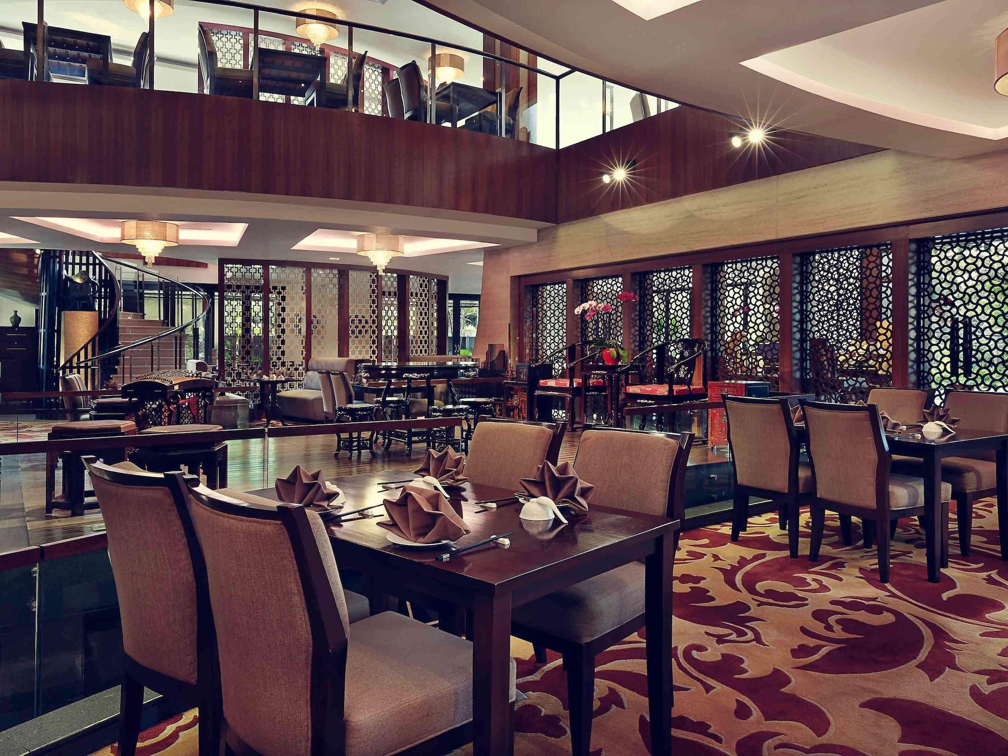 Restaurant Grand Mercure Bandung Setiabudi