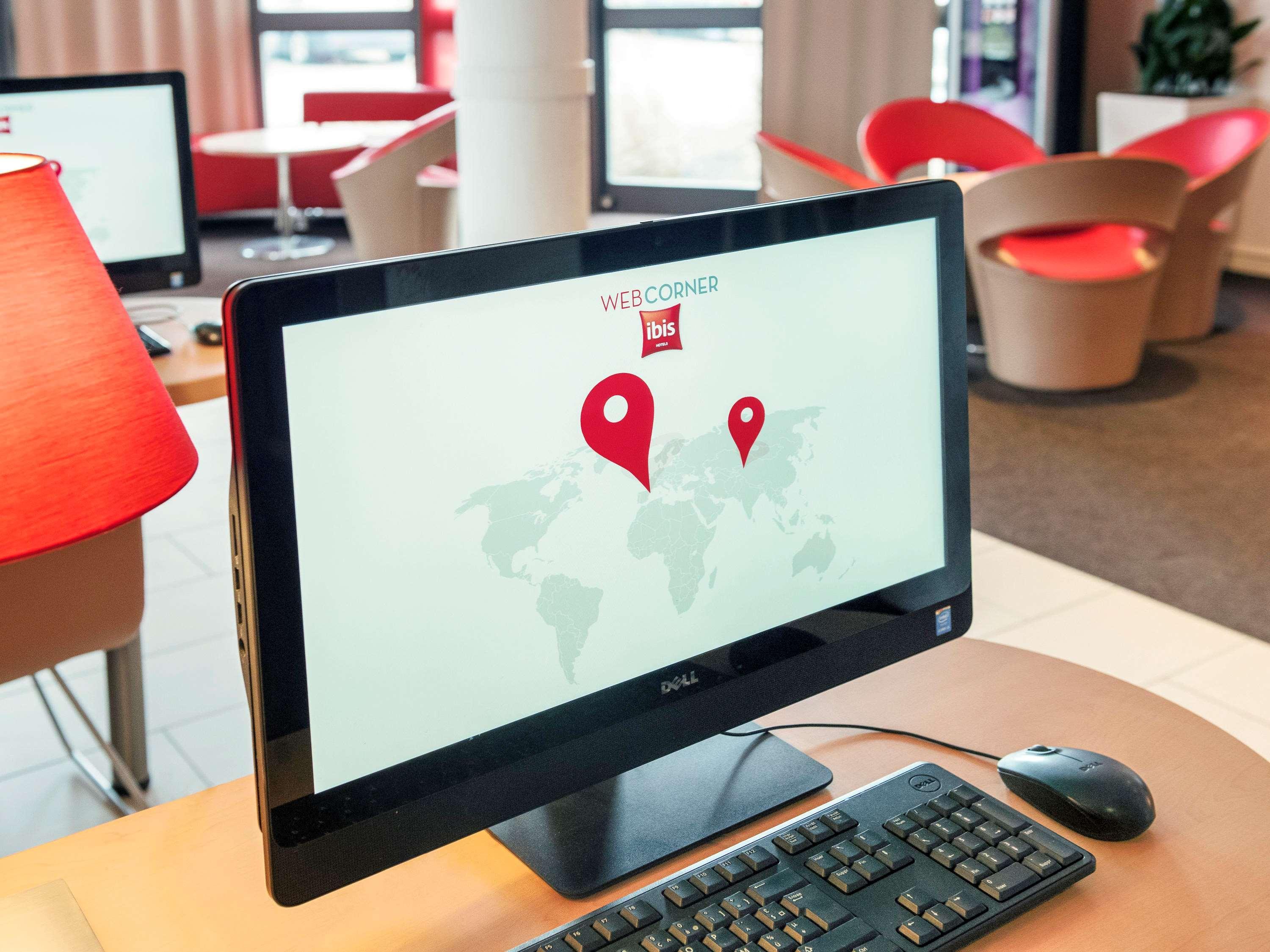 Vista Lobby ibis Luxembourg Aéroport