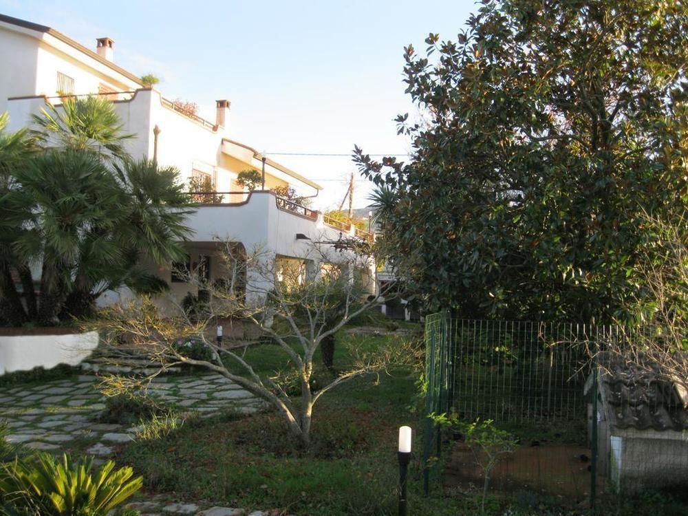 Vista Exterior B&B Li Fringi