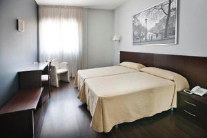 Alojamiento - Hostal T4