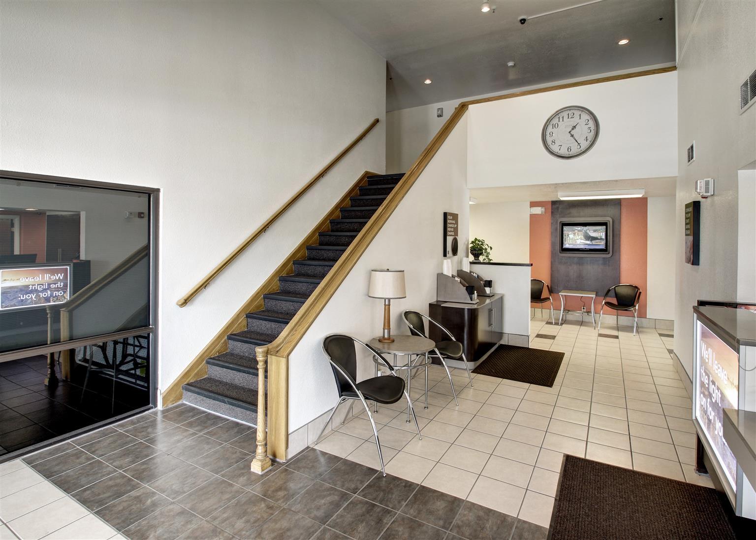 Vista Lobby Motel 6 Ogden, UT - Riverdale
