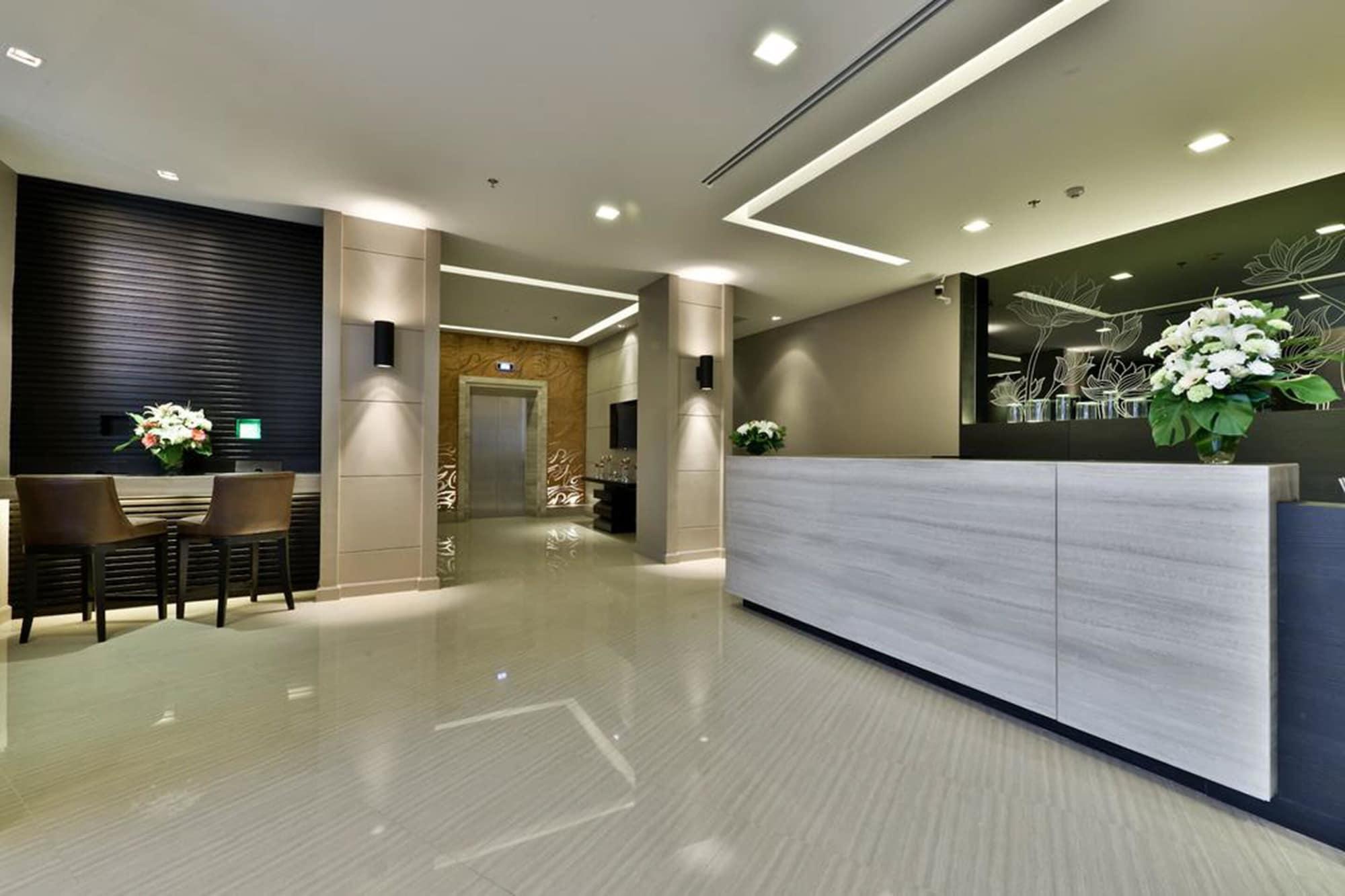 Vista Lobby Civic Horizon Hotel & Residence