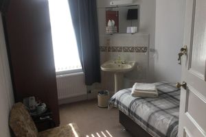 Alojamiento - Glenora Guest House