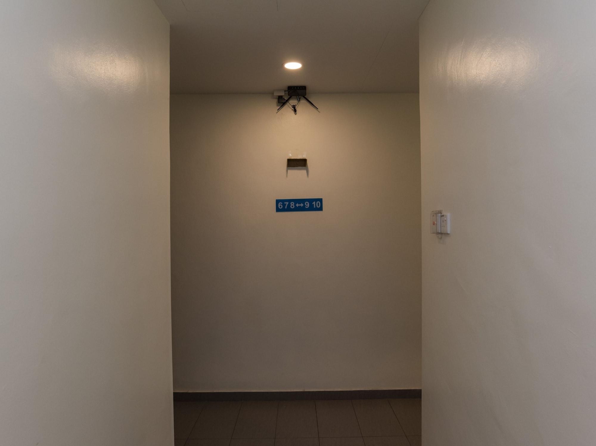 Varios OYO 44095 Bluewater Hotel 2