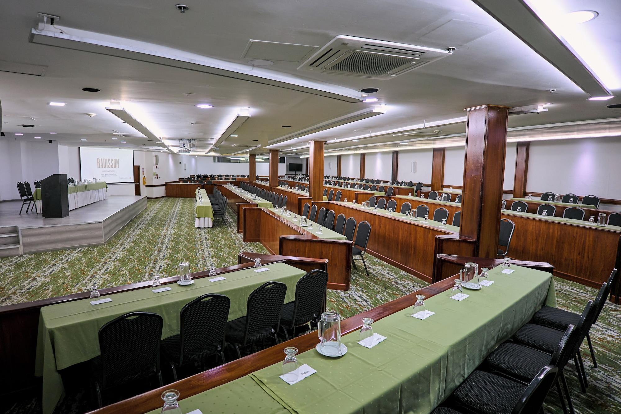 Sala de Reuniones Radisson Bogota Metrotel
