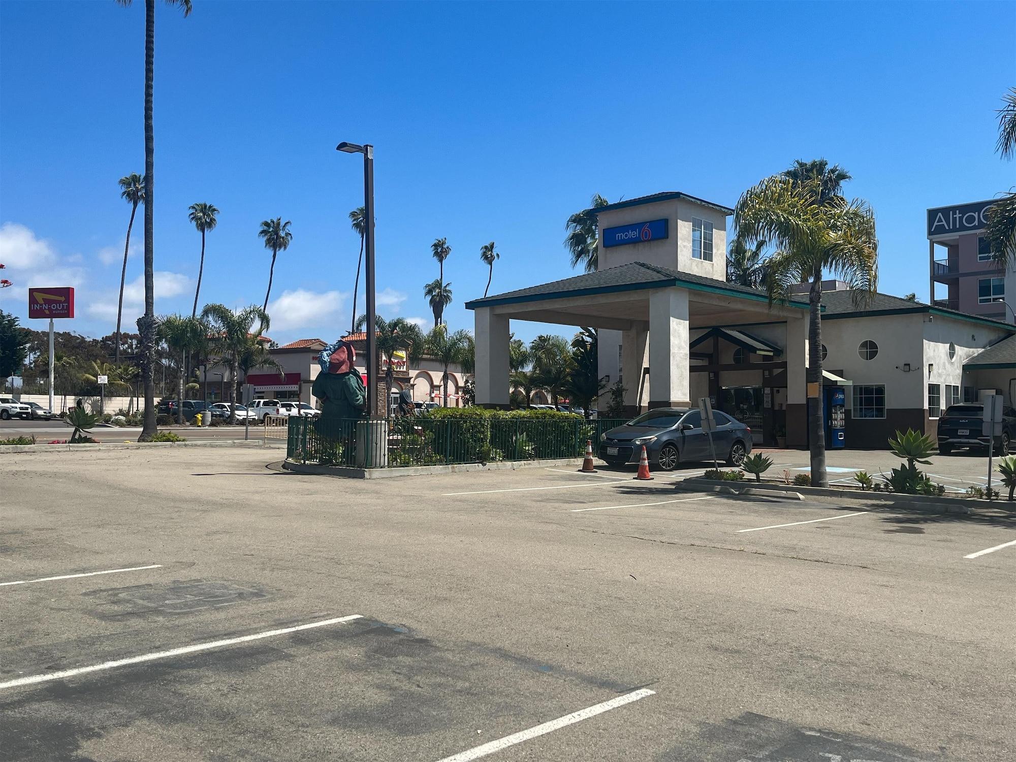 Varios Motel 6 Oceanside, CA Marina / Camp Pendleton