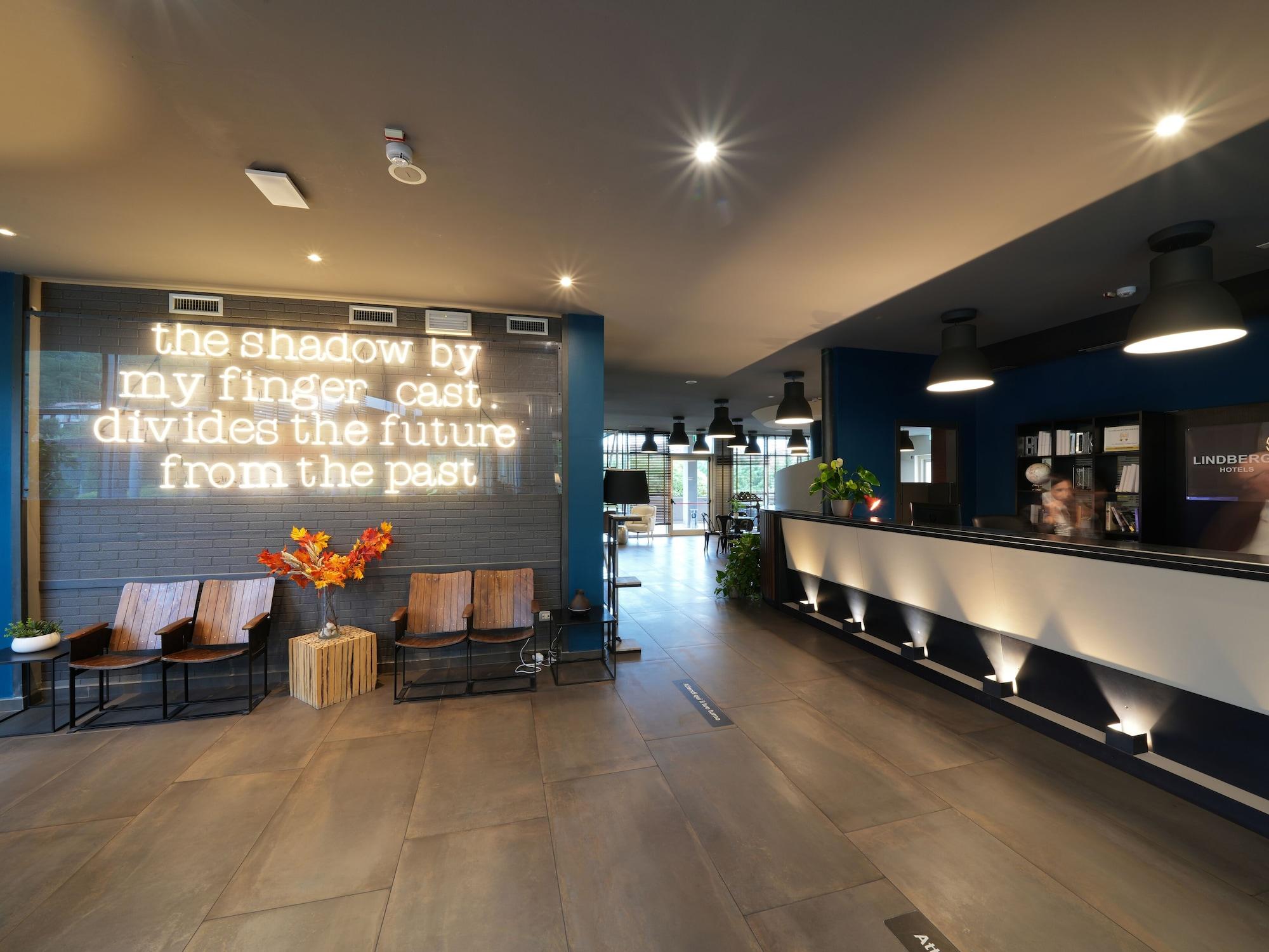 Vista Lobby La Meridiana Bleisure Hotel