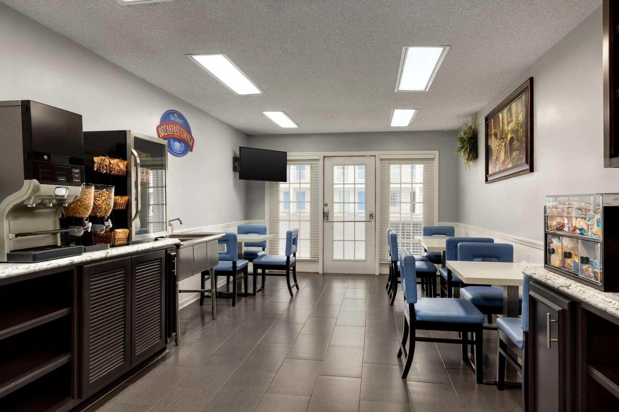 Restaurant Baymont by Wyndham Albany at Albany Mall