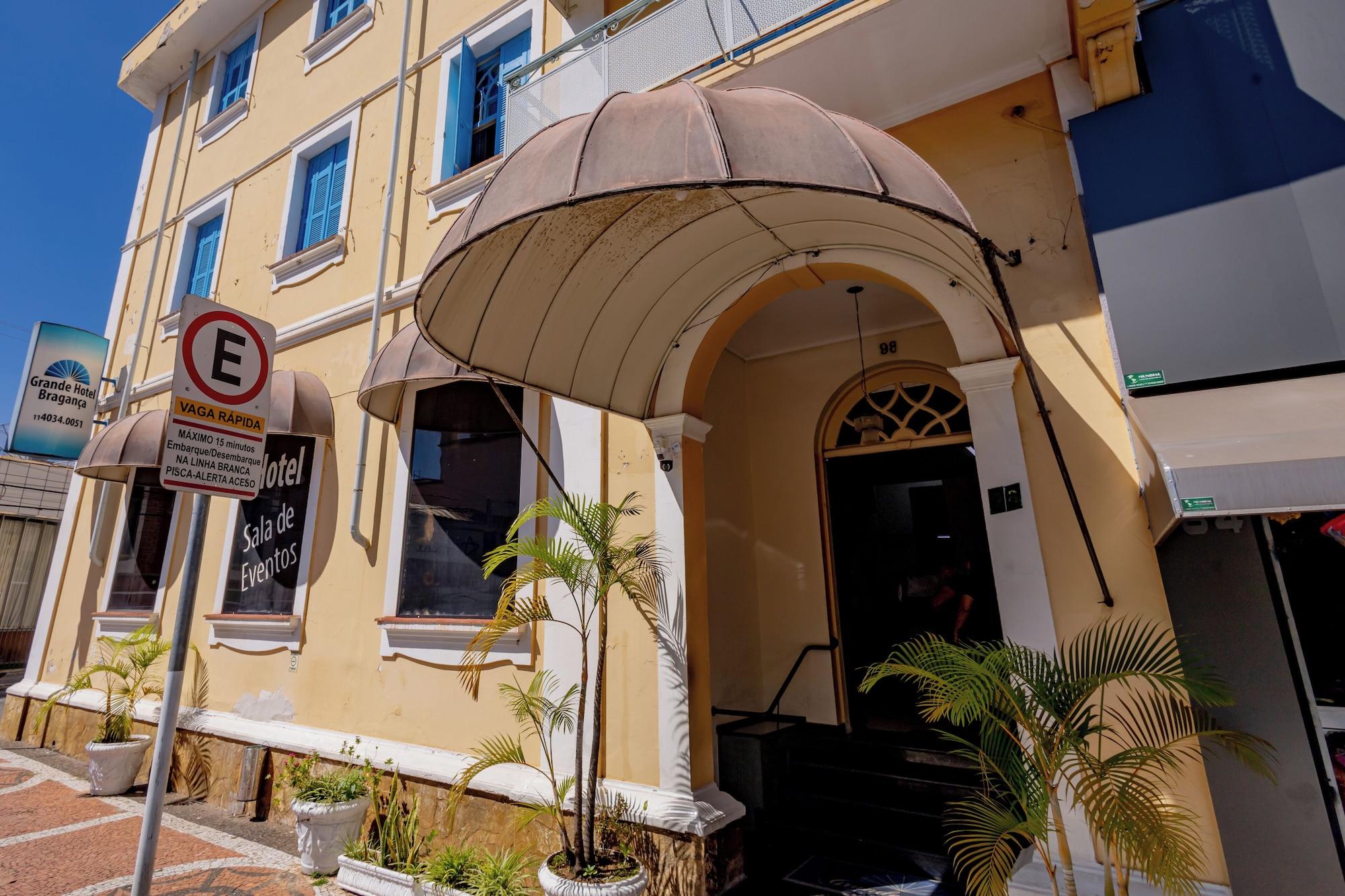 Vista Exterior Grande Hotel Bragança