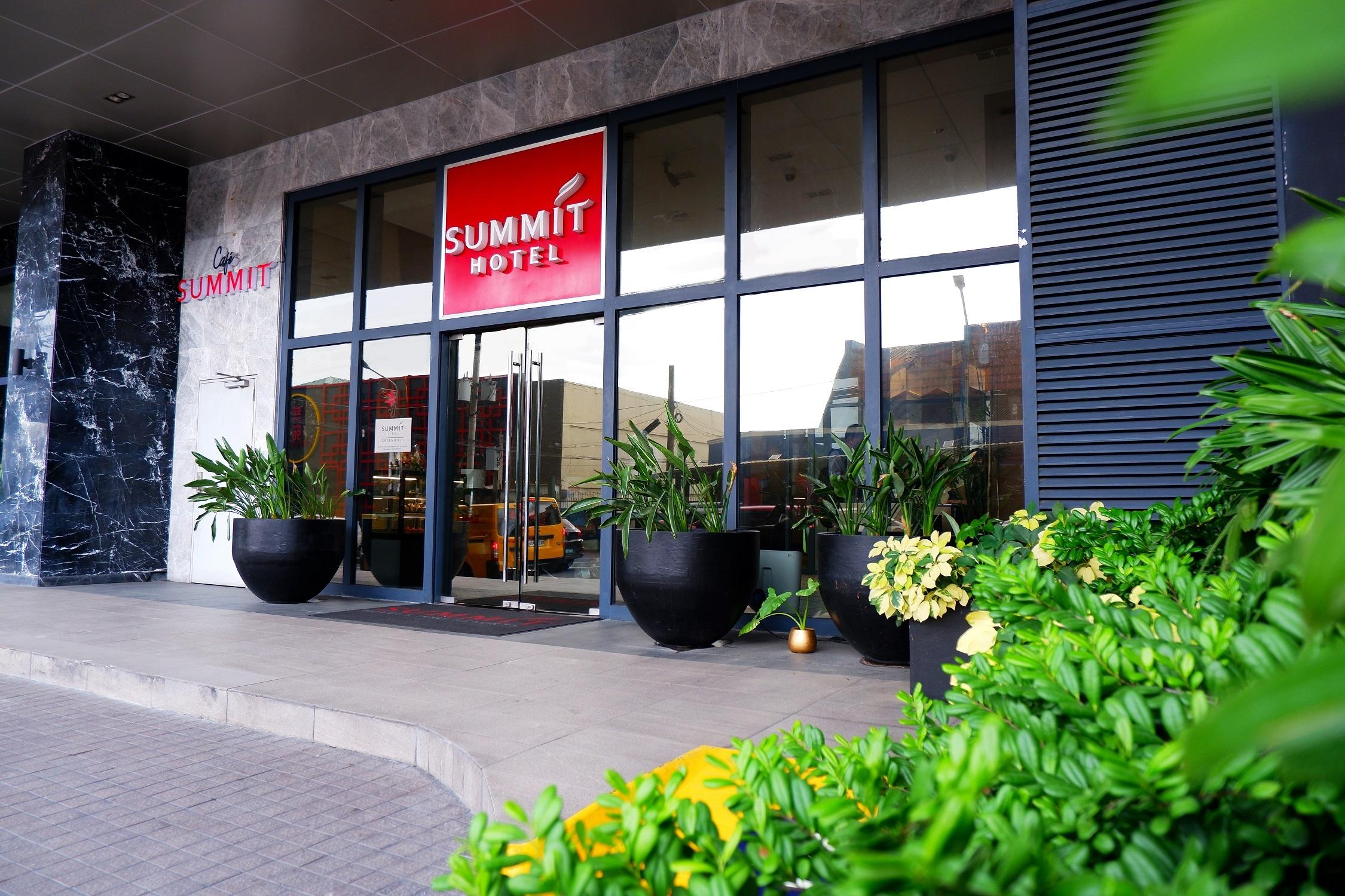 Vista Exterior Summit Hotel Greenhills