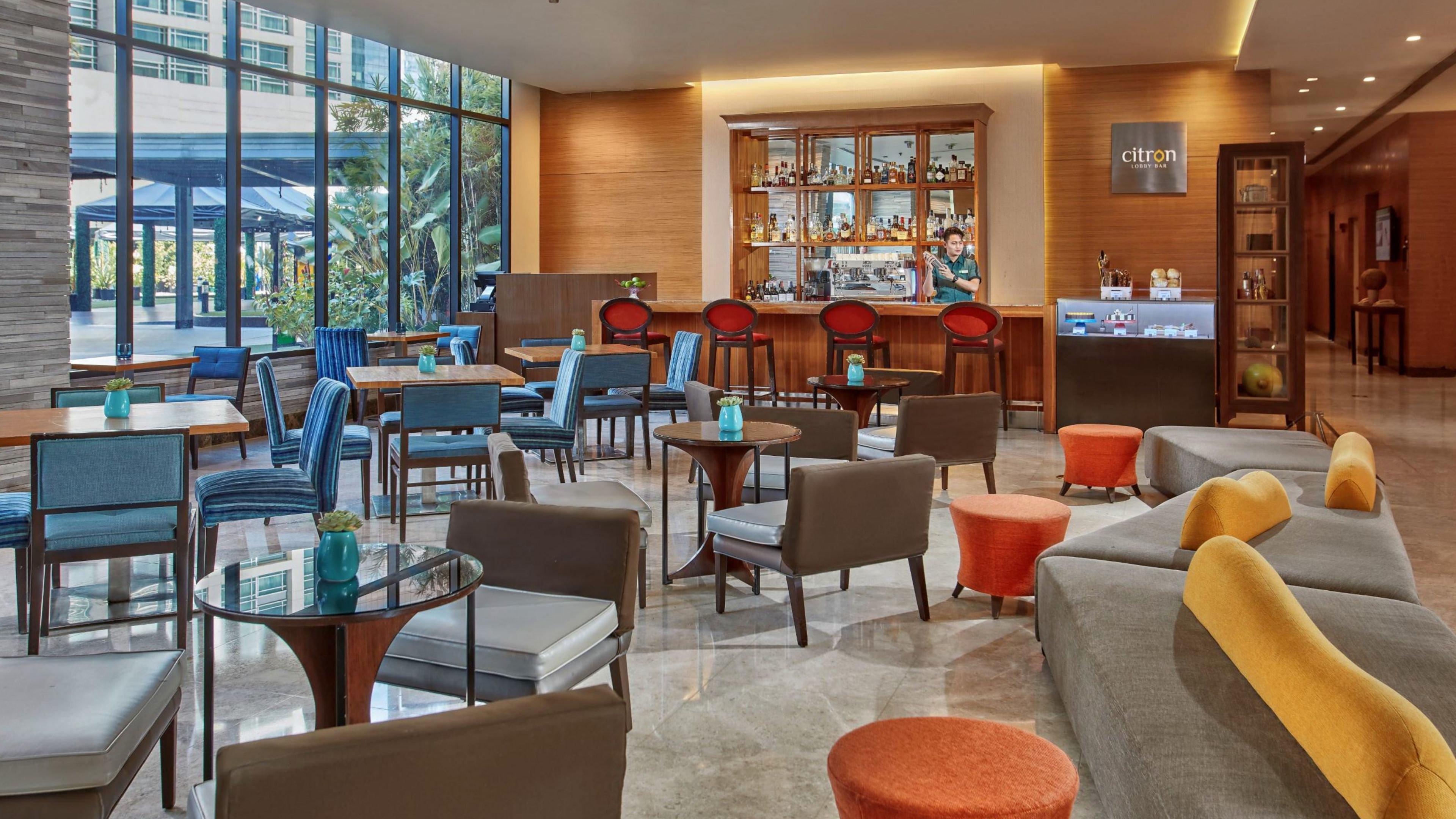 Restaurant Holiday Inn & Suites Makati by IHG