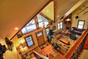 Alquiler Vacacional - Hidden Gem Large Ellicottville Chalet in QuietWoods Hot Tub ️ Arcade Fun 