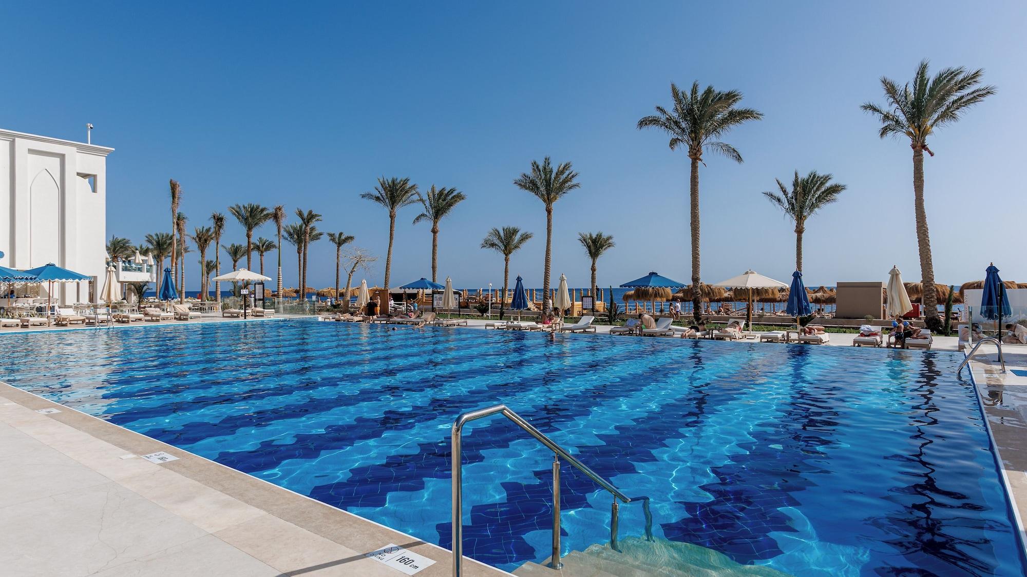 Vista Piscina SUNRISE Remal Beach Resort