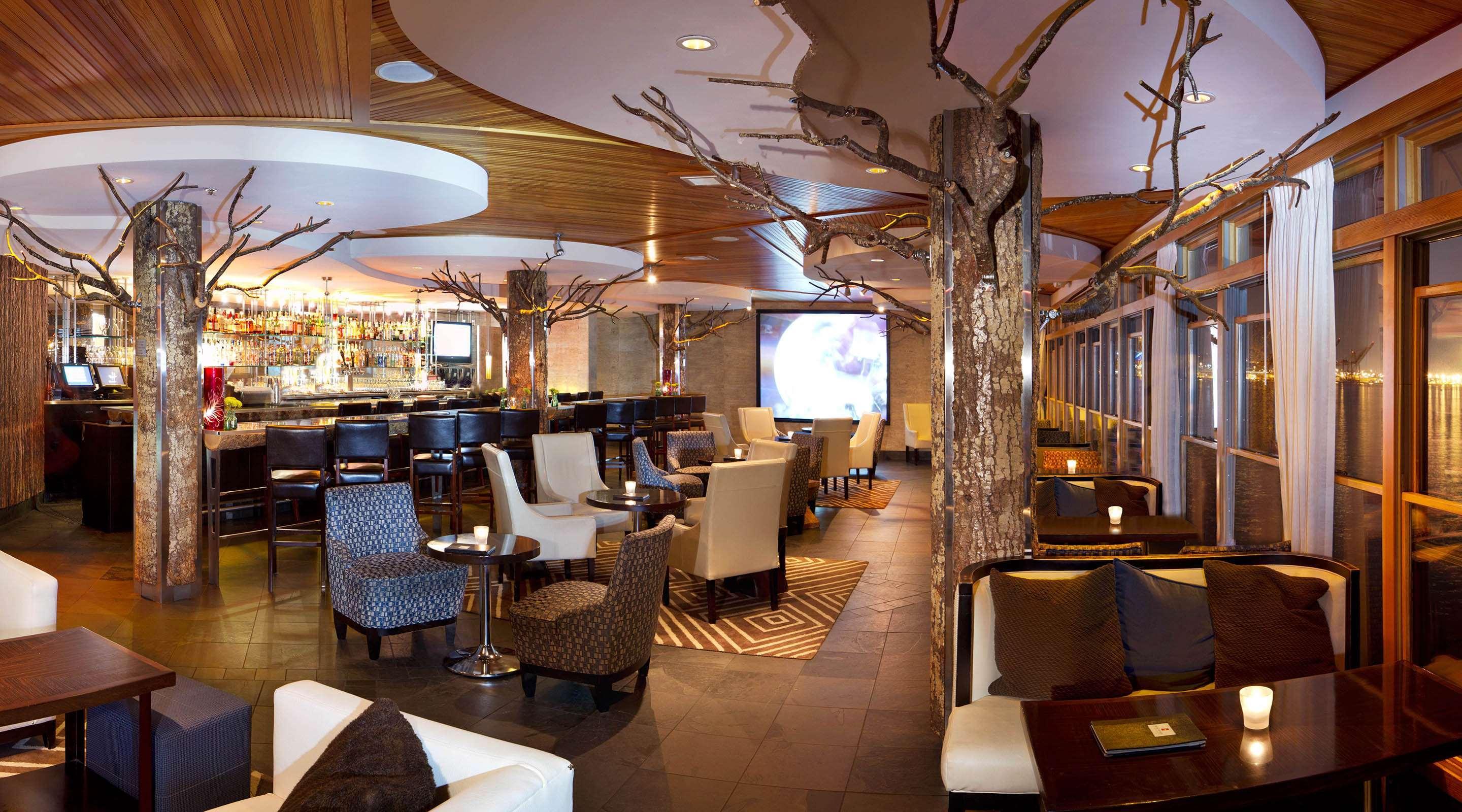 Restaurant The Edgewater Hotel