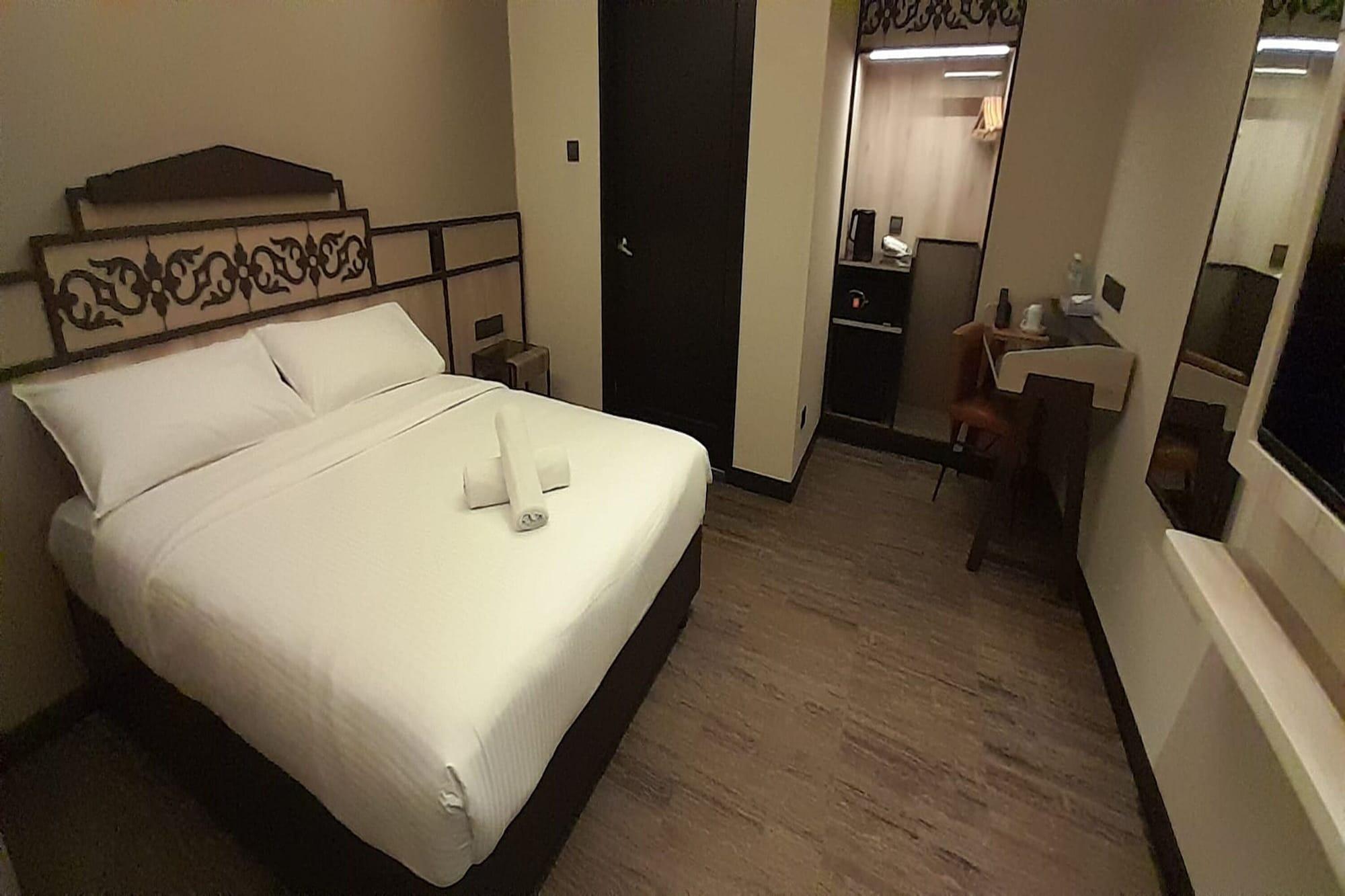 Varios Lion Peak Hotel Hamilton