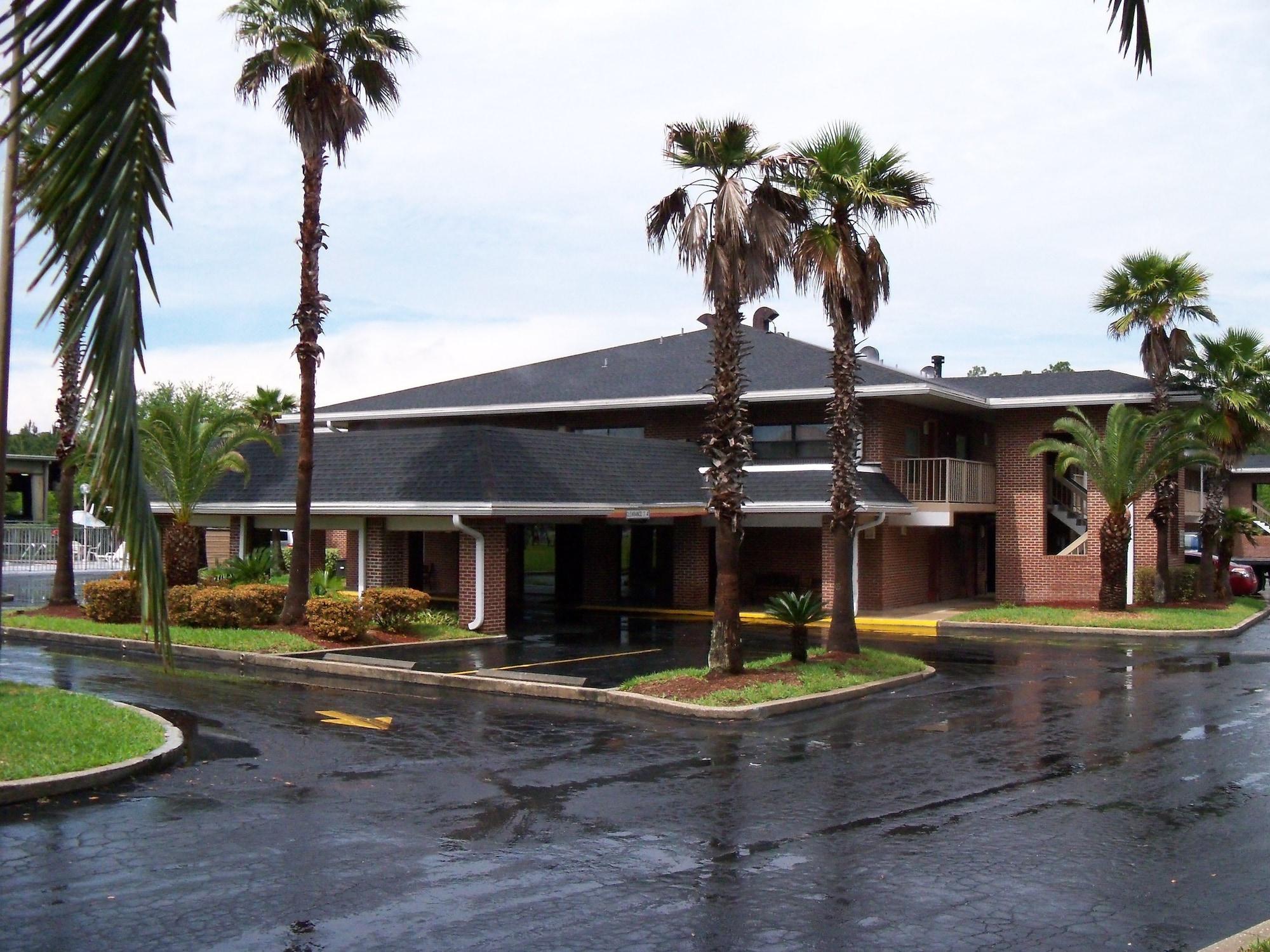 Vista Exterior SureStay by Best Western Jacksonville Airport