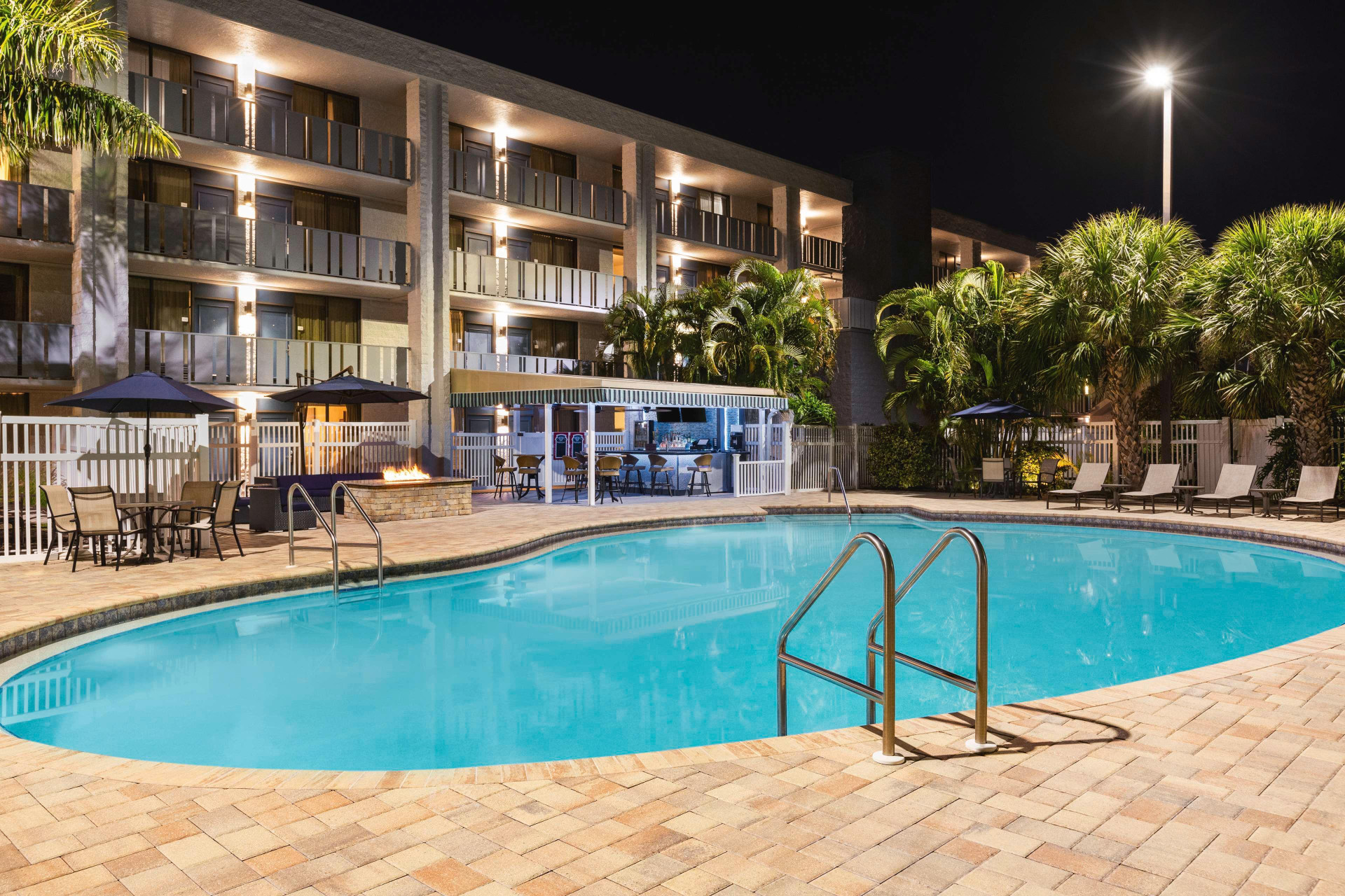 Vista Piscina Spark by Hilton Sarasota Siesta Key Gateway