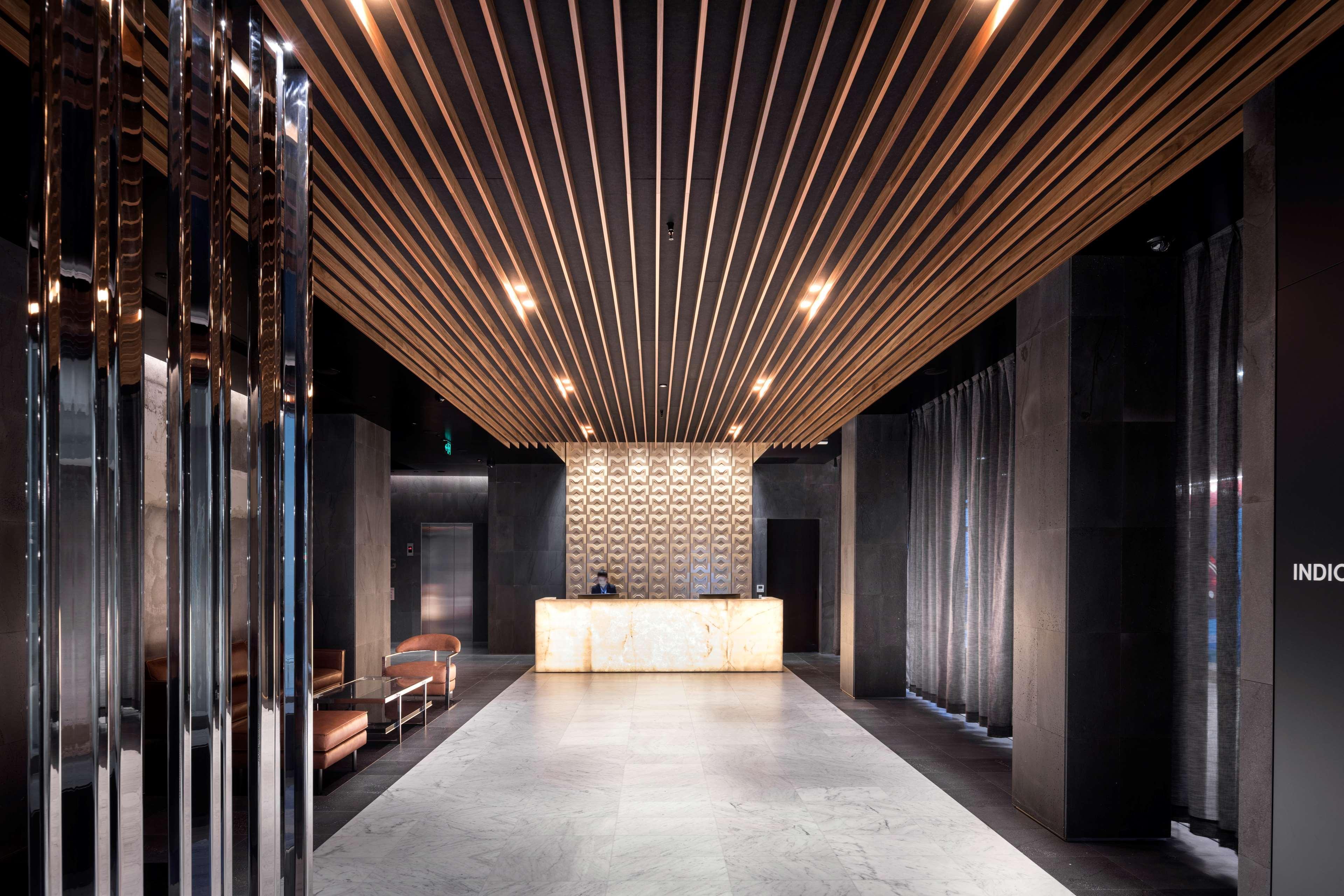 Vista Lobby The Melbourne Hotel