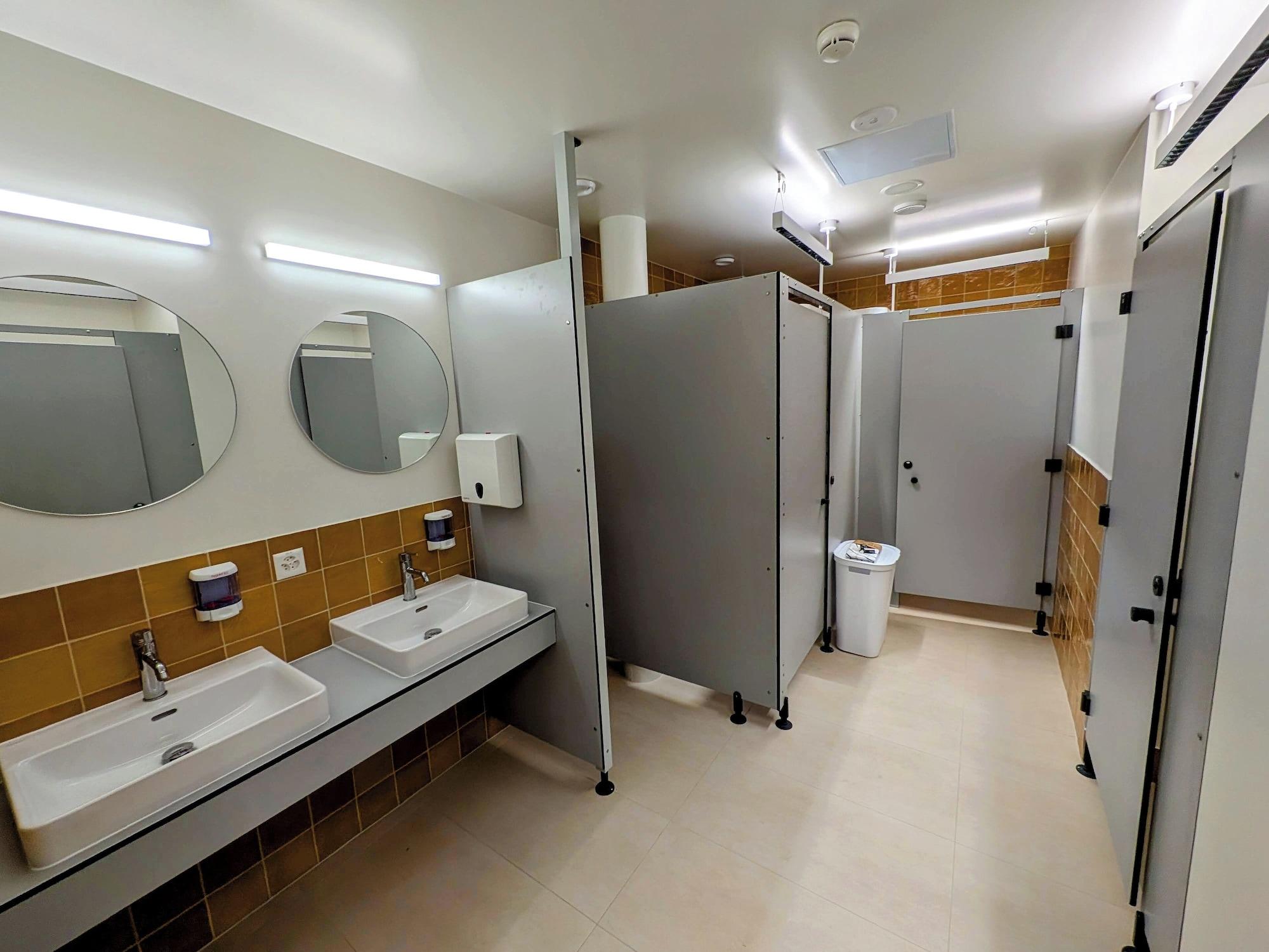 Equipamiento de Habitación Green Marmot Capsule Hotel Geneva