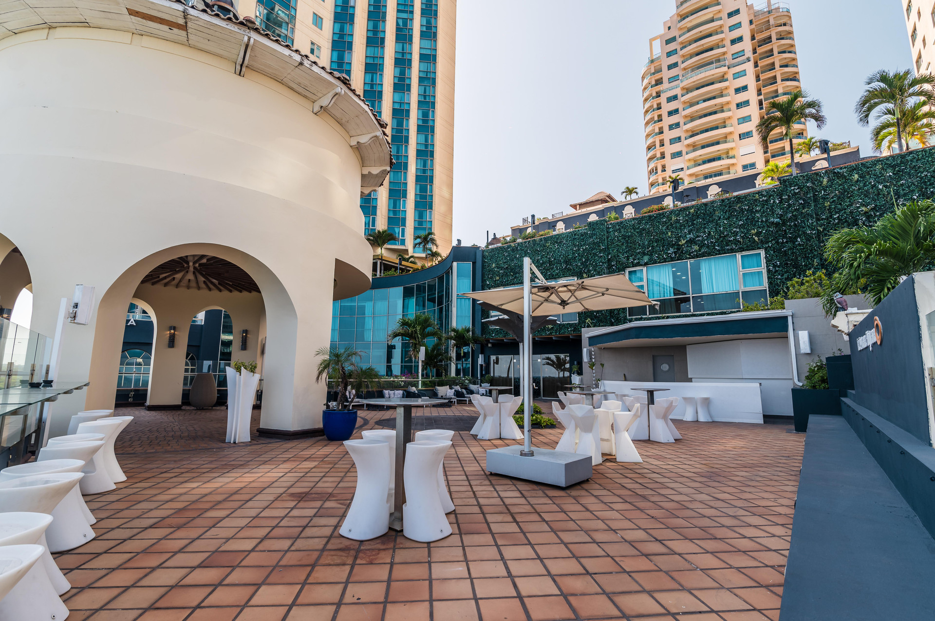 Vista Exterior Catalonia Santo Domingo