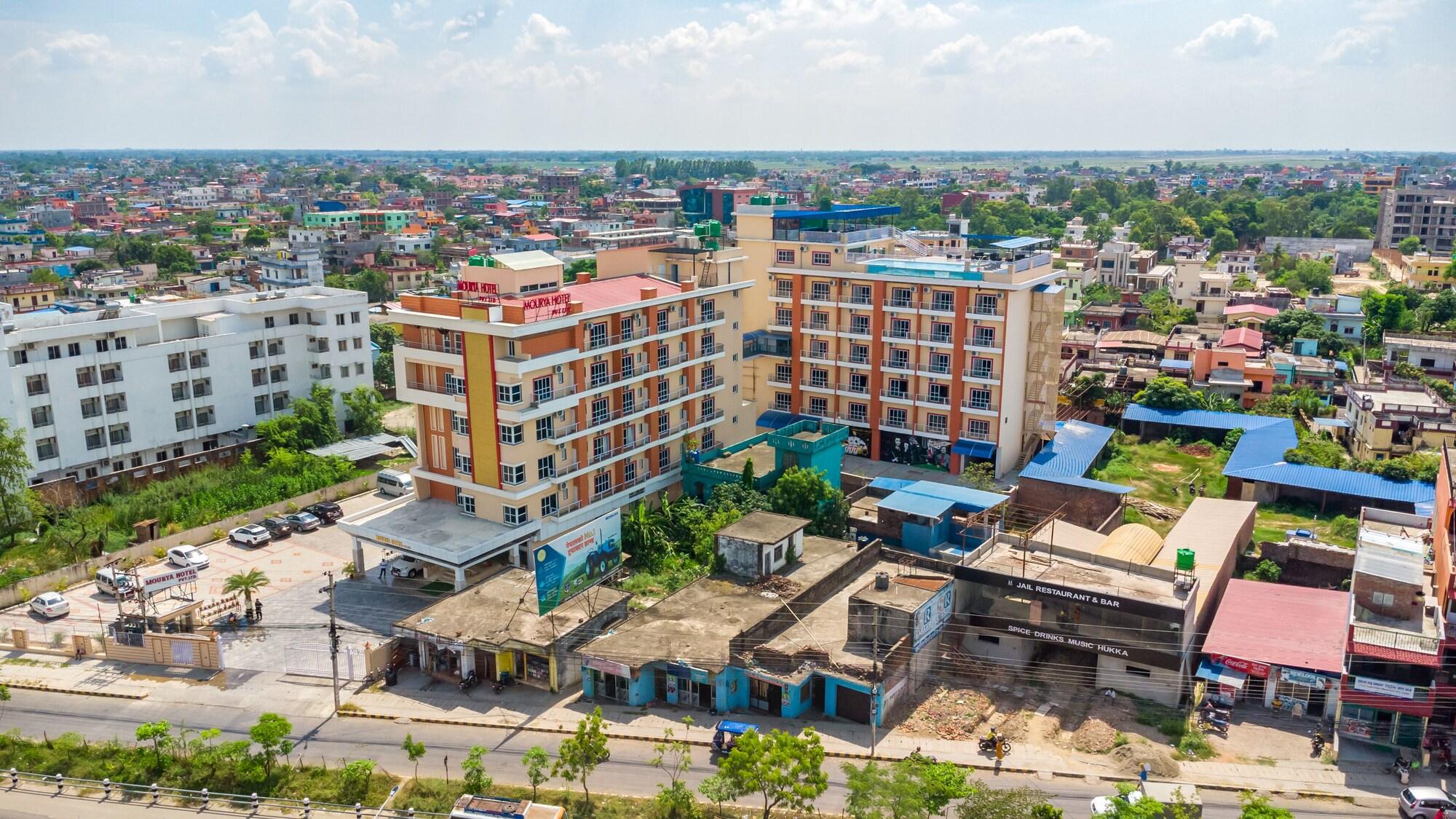 Vista Exterior Mourya Hotel