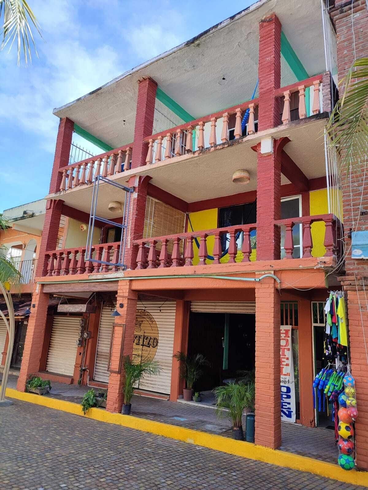 Vista Exterior Hotel Casa Lucina