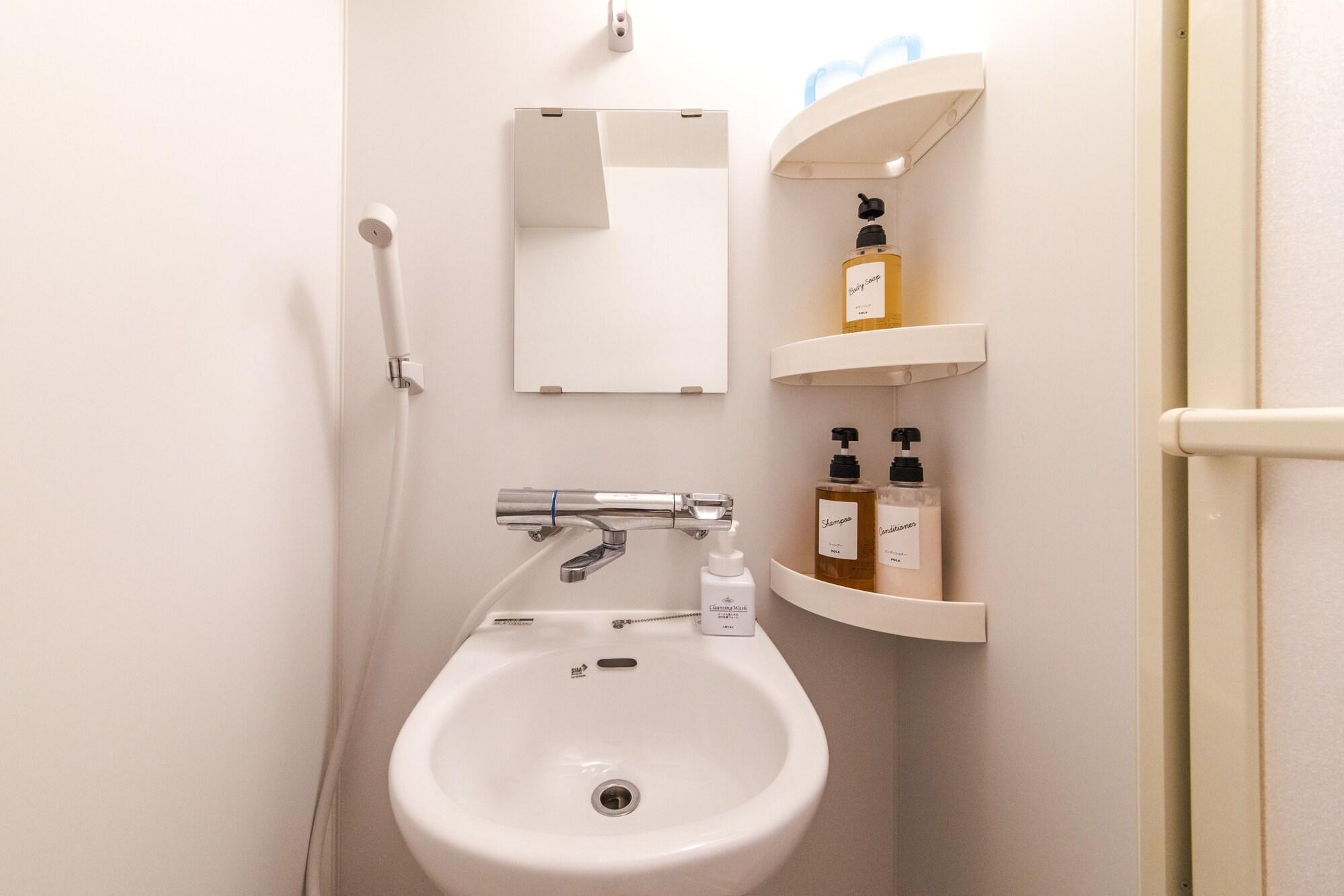 Equipamiento de Habitación Mr.KINJO in Color'z Ciizi