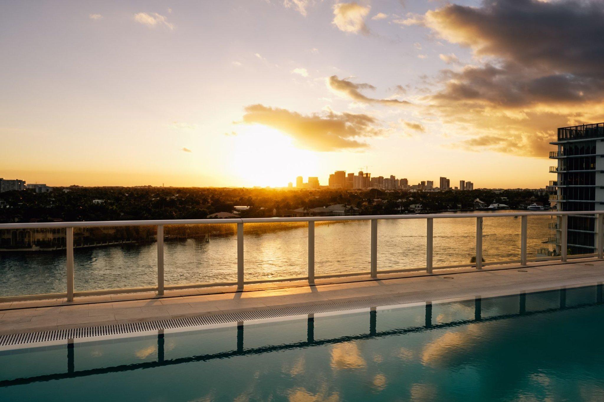 Vista Piscina Kimpton Shorebreak Fort Lauderdale Beach Resort by IHG