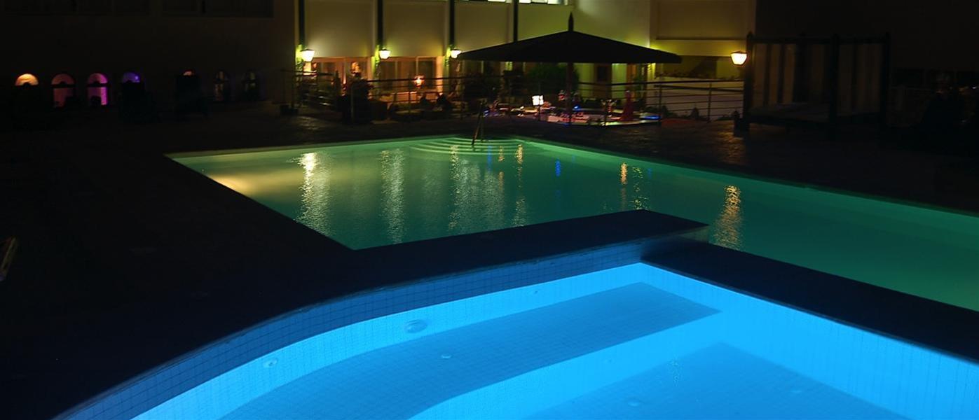 Vista Piscina Anezi Appartment