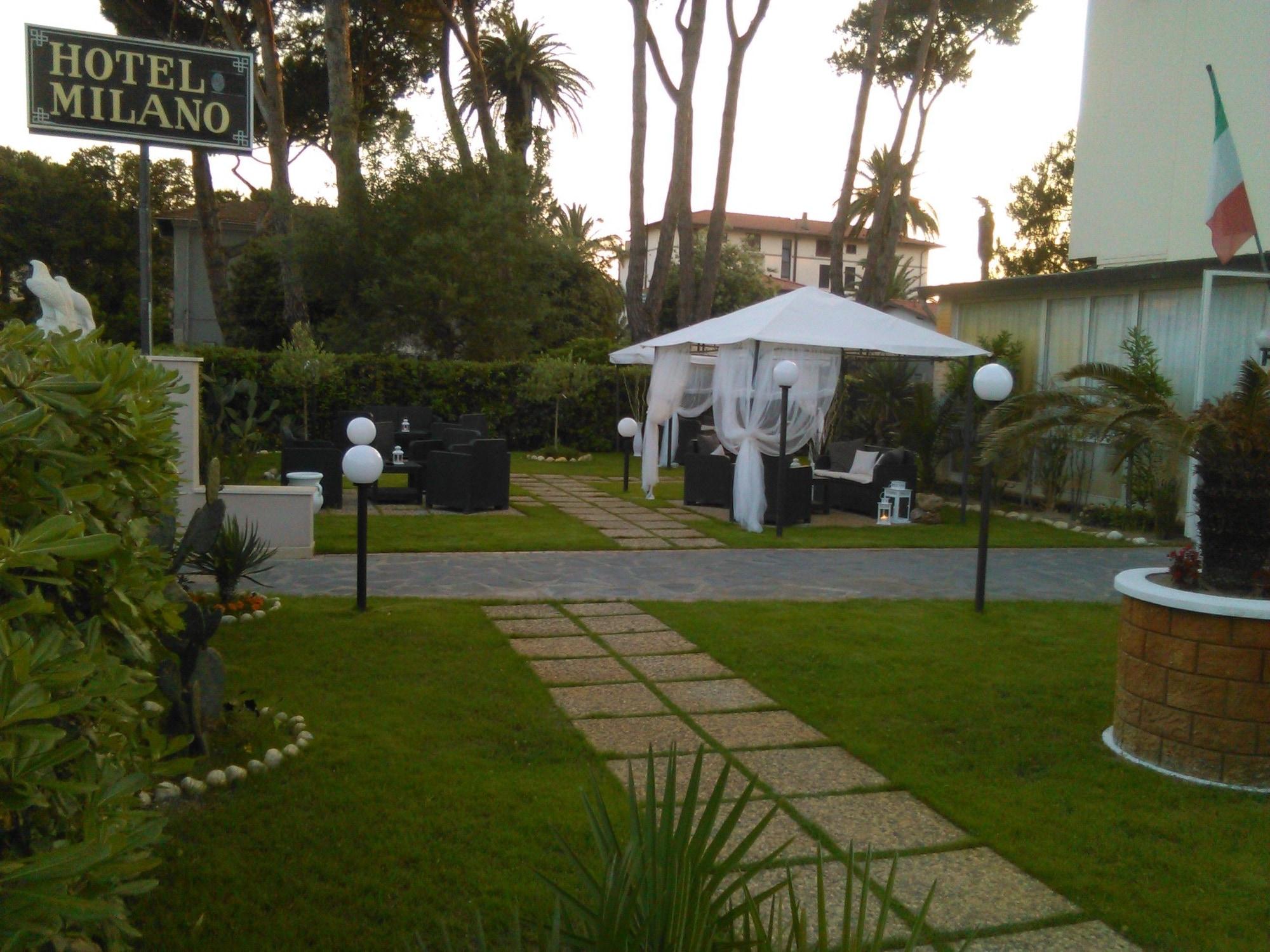 Vista Exterior Hotel Milano