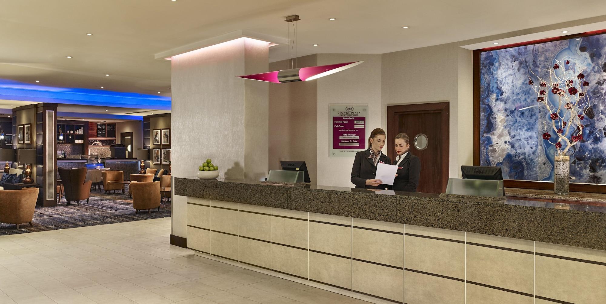 Vista Lobby Crowne Plaza London- Gatwick Airport by IHG
