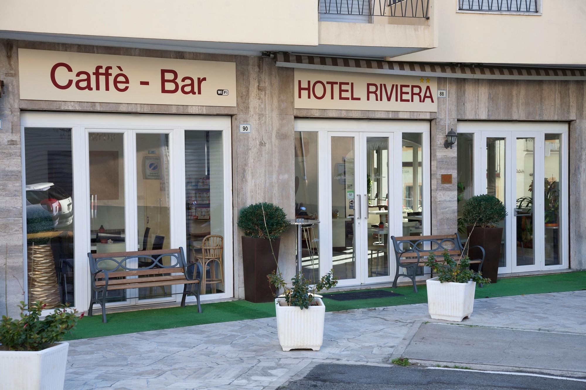 Vista Exterior Hotel Riviera