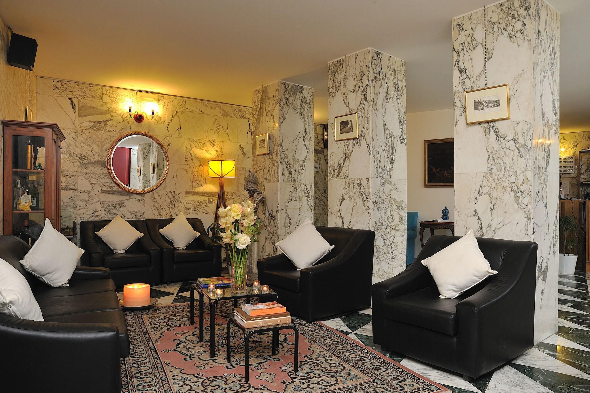 Vista Lobby Hotel Raffaello