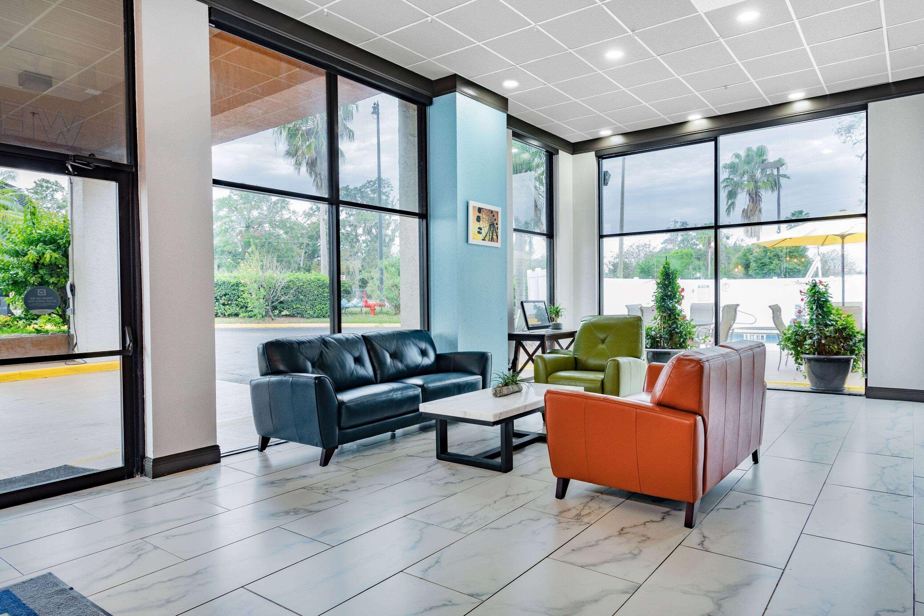 Vista Lobby Days Inn by Wyndham N Orlando/Casselberry
