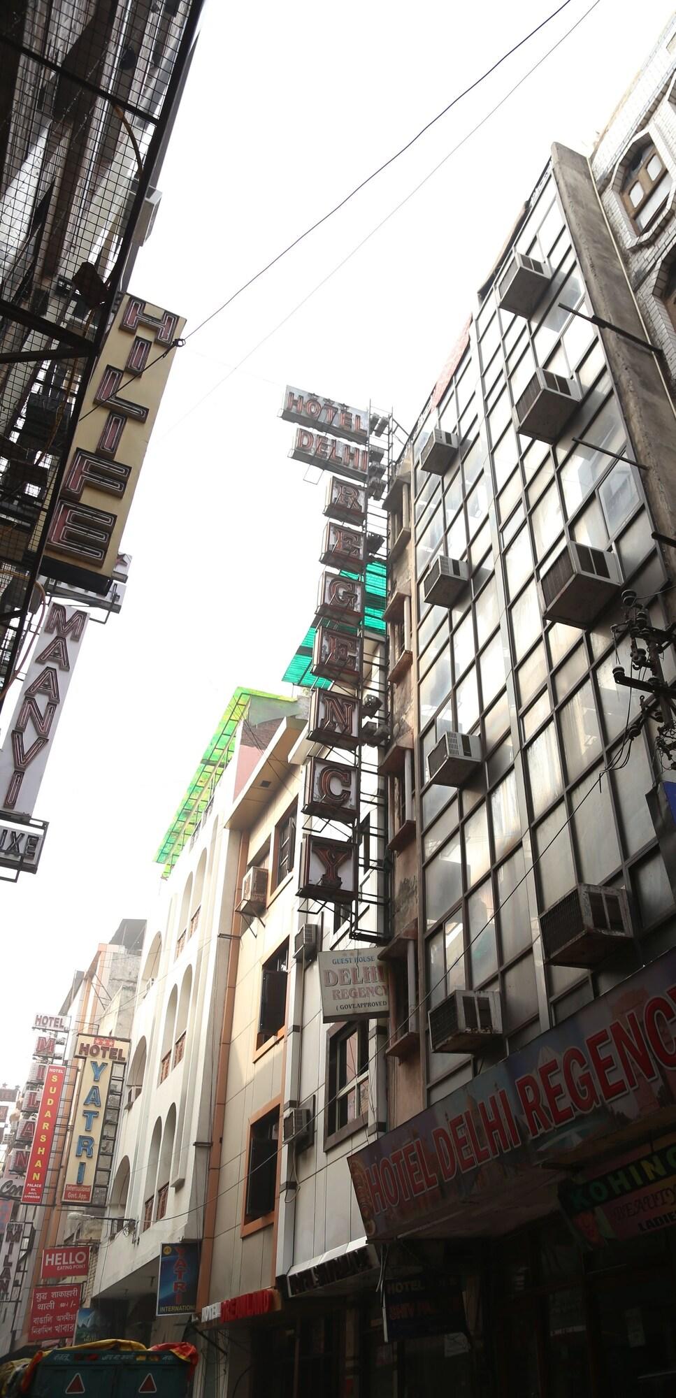 Vista Exterior Hotel Delhi Regency