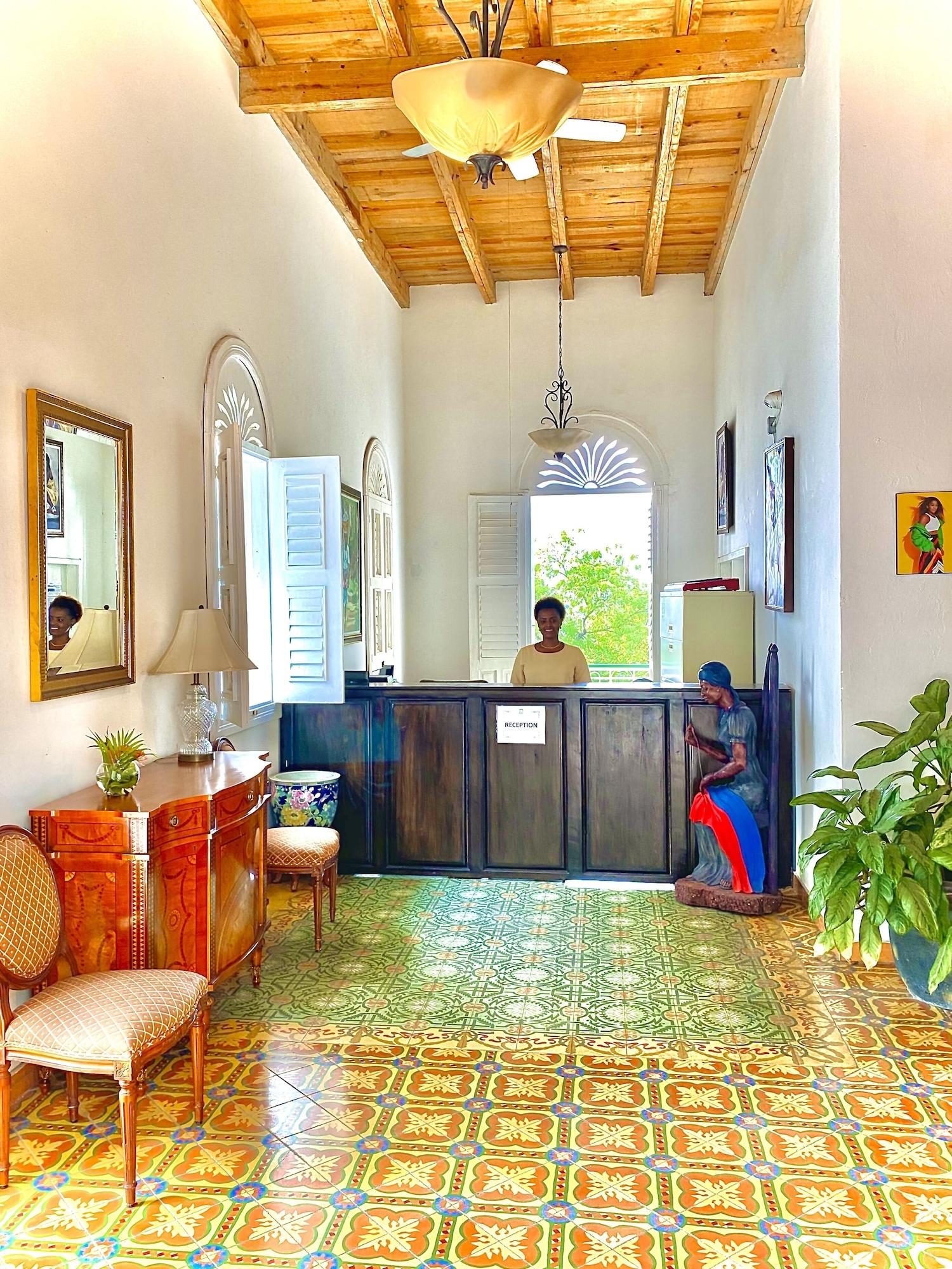 Vista Lobby Manoir Adriana Hotel