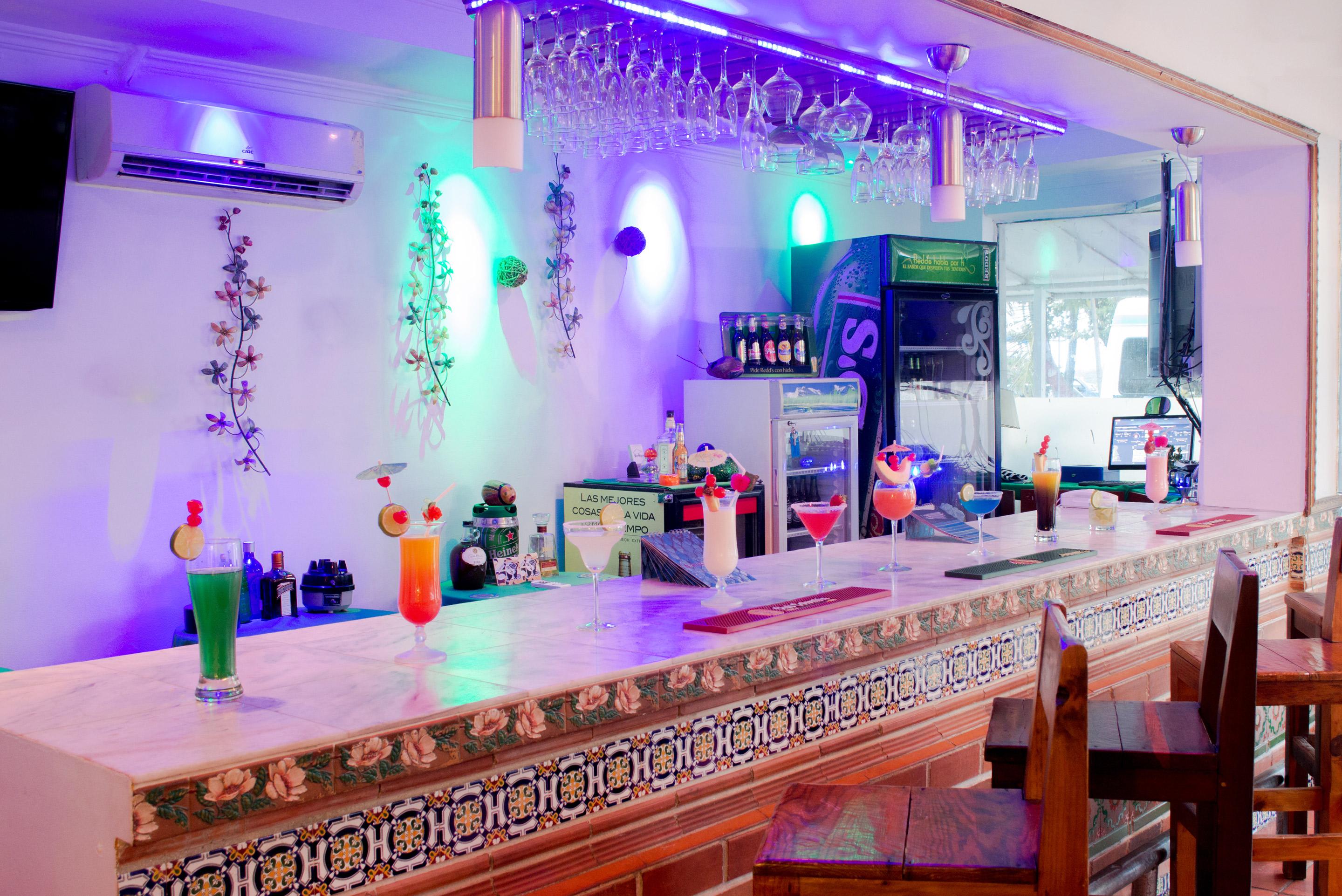 Bar/Salón Sol Caribe Sea Flower