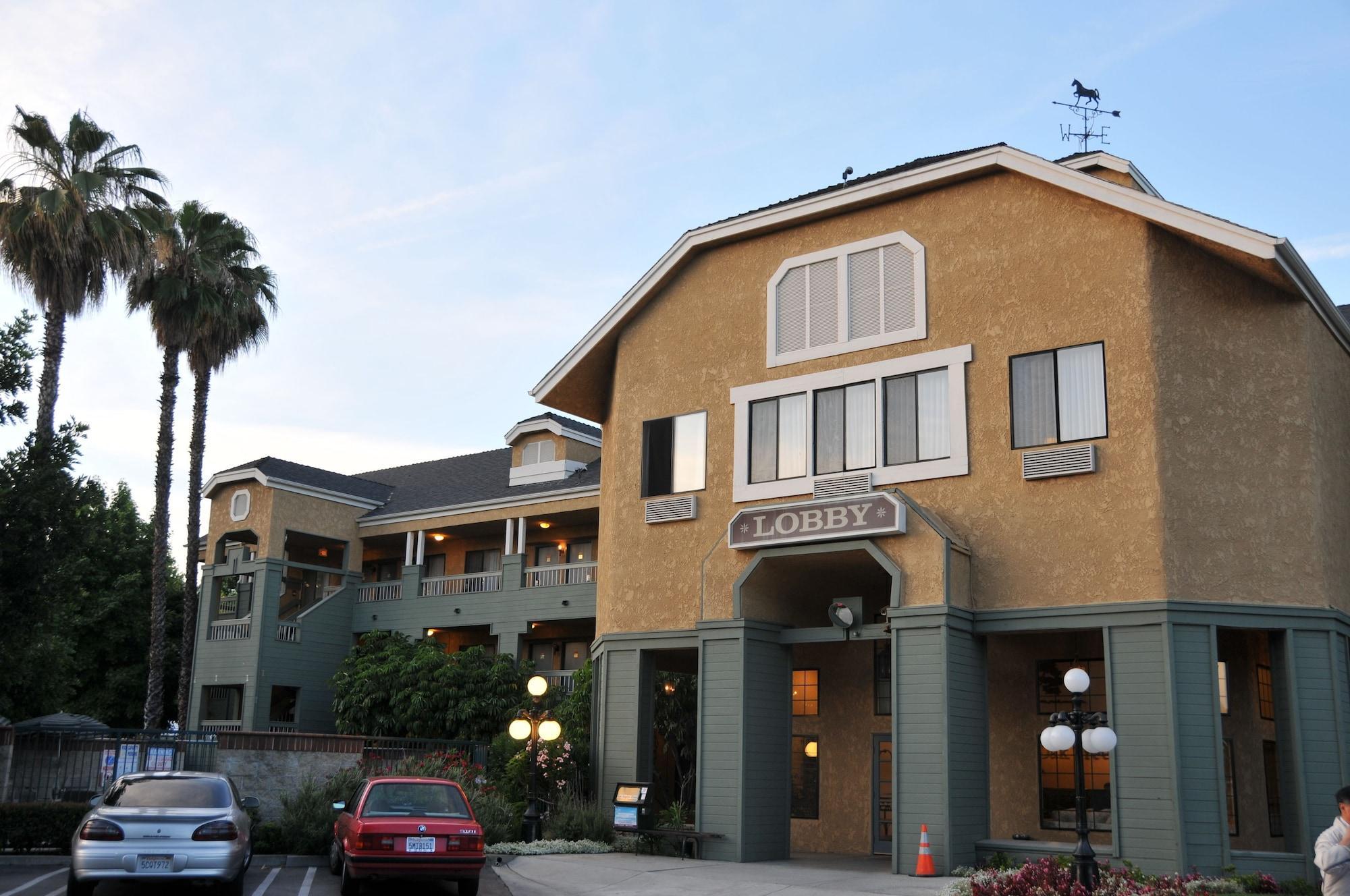 Vista Exterior Oak Tree Inn