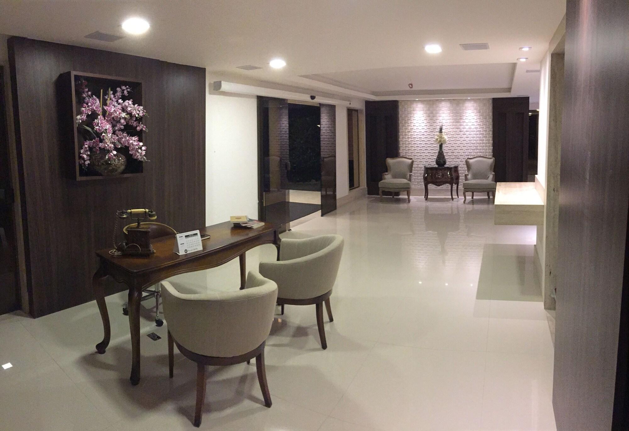 Vista Lobby Palace Hotel