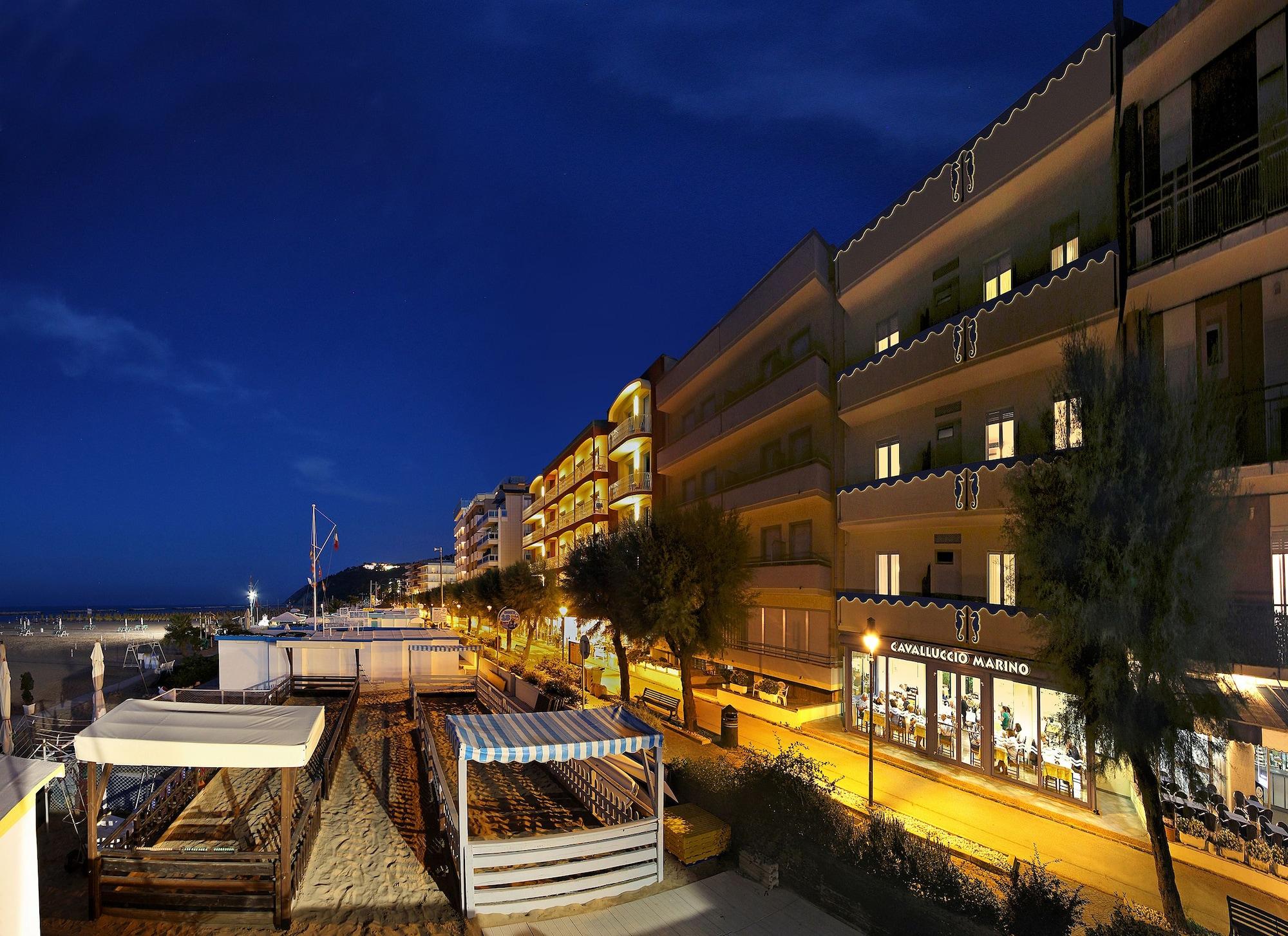 Vista Exterior Hotel Cavalluccio Marino