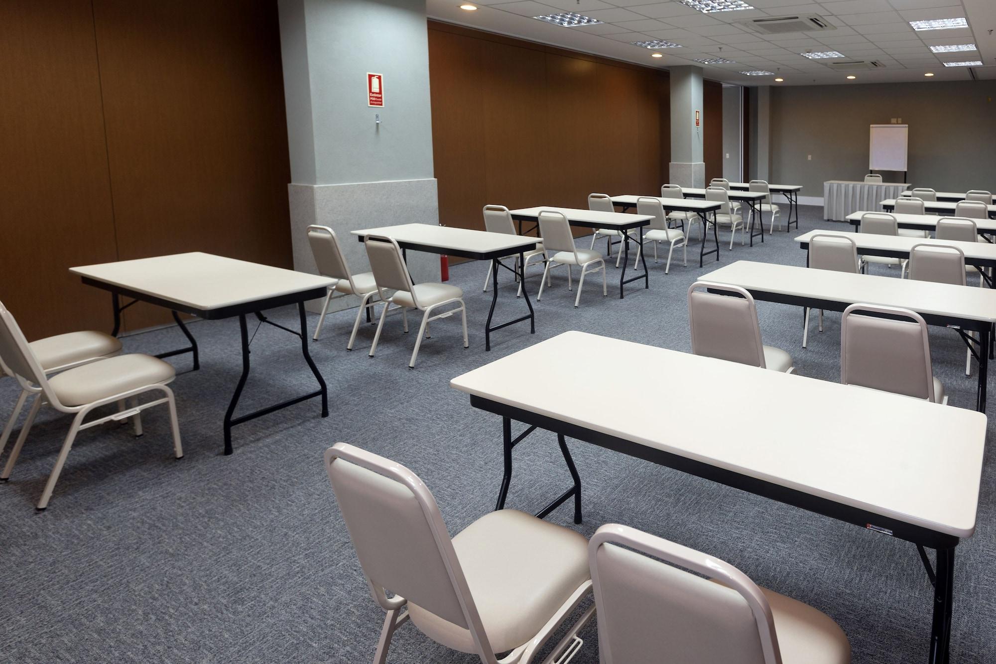 Salón de Baile Days Inn Linhares