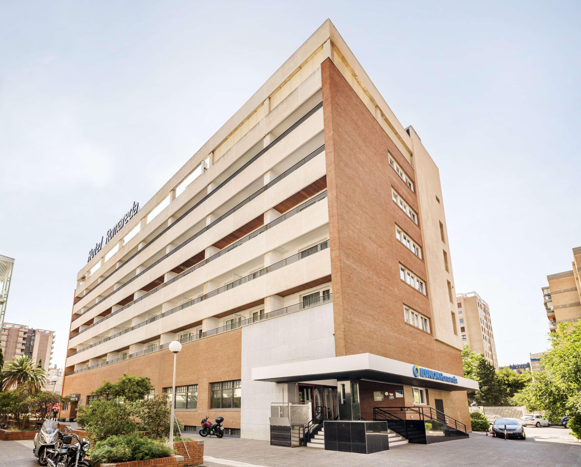 Vista Exterior Hotel ILUNION Romareda
