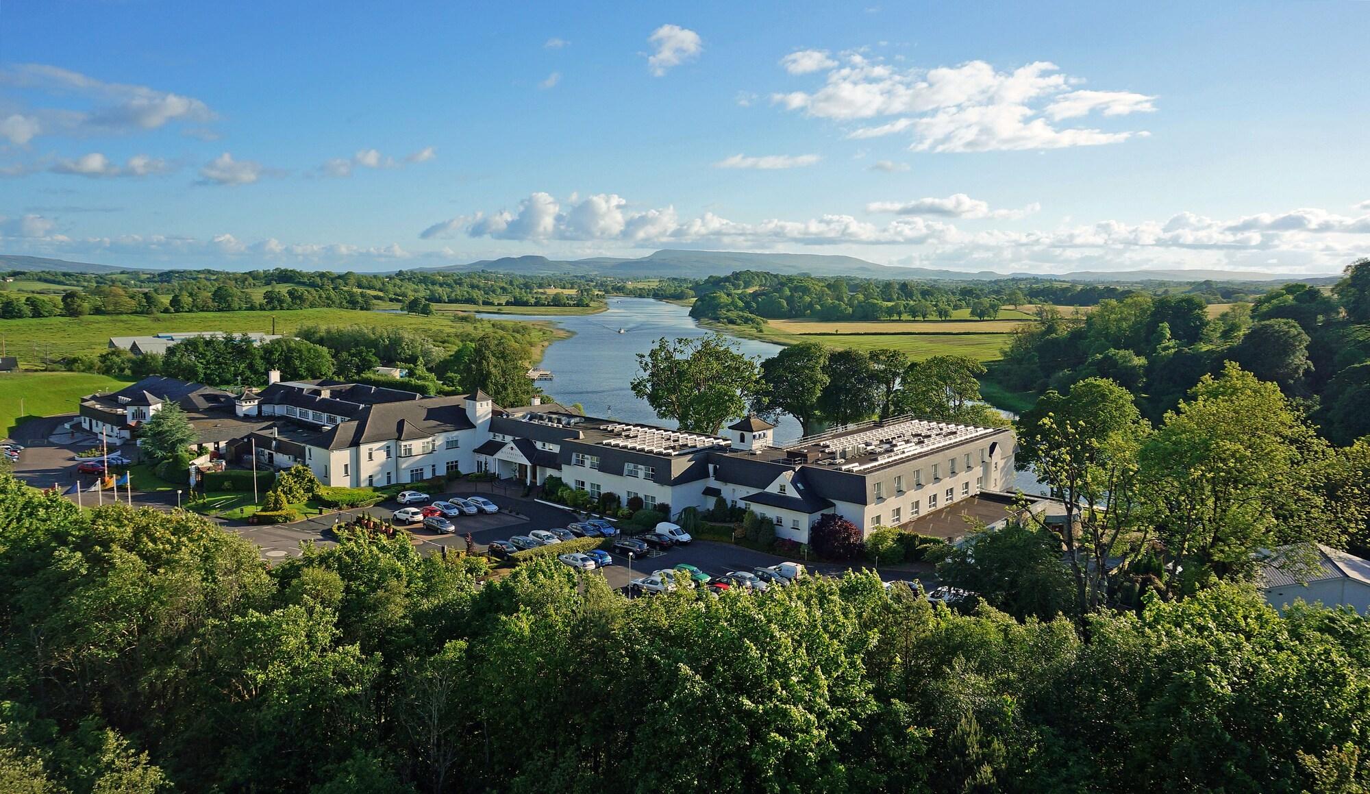 Vista Exterior Killyhevlin Lakeside Hotel & Lodges